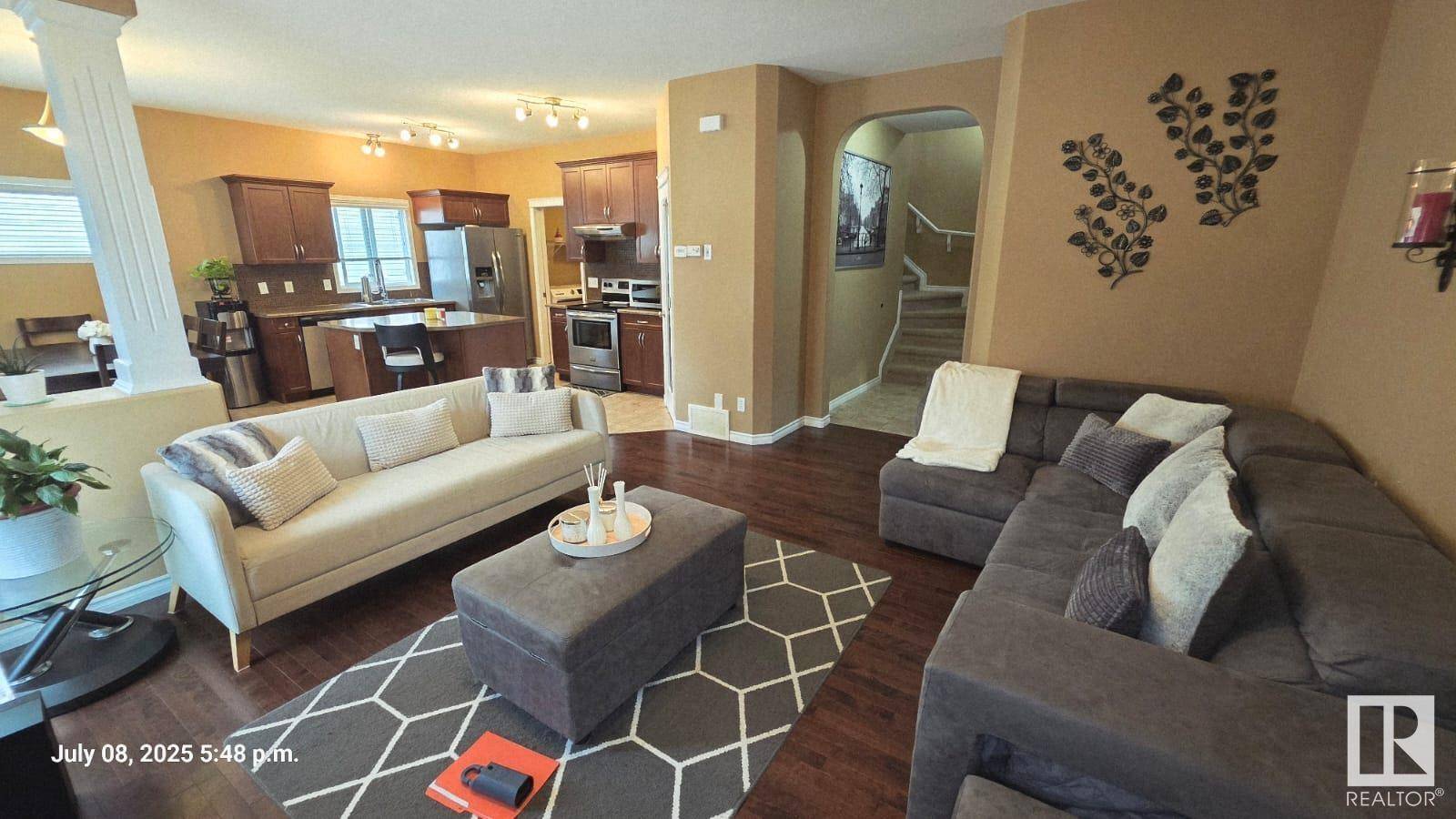 Edmonton, AB T6M 0L1,5936 209 ST NW