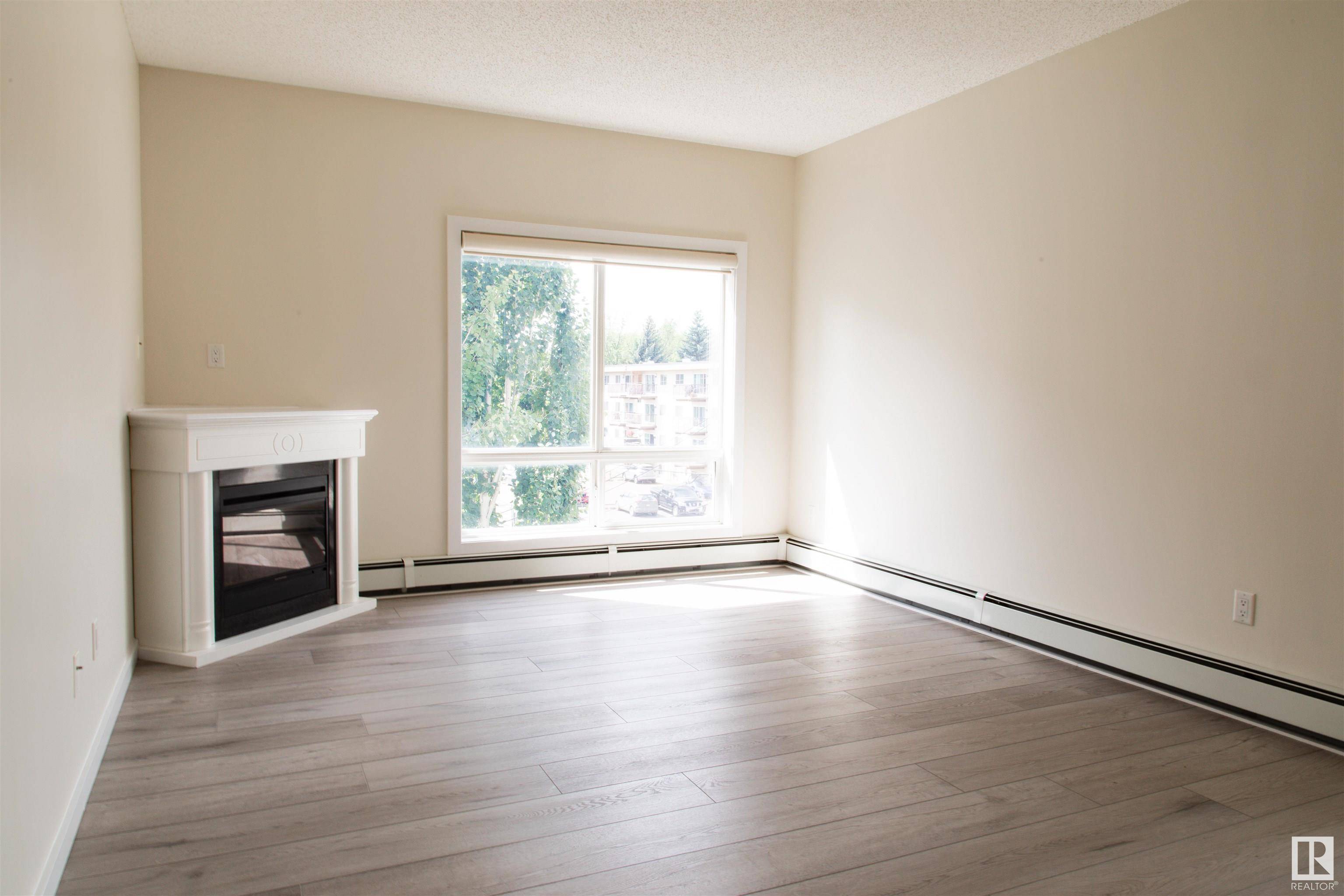 Edmonton, AB T6E 1N1,#304 10524 77 AV NW