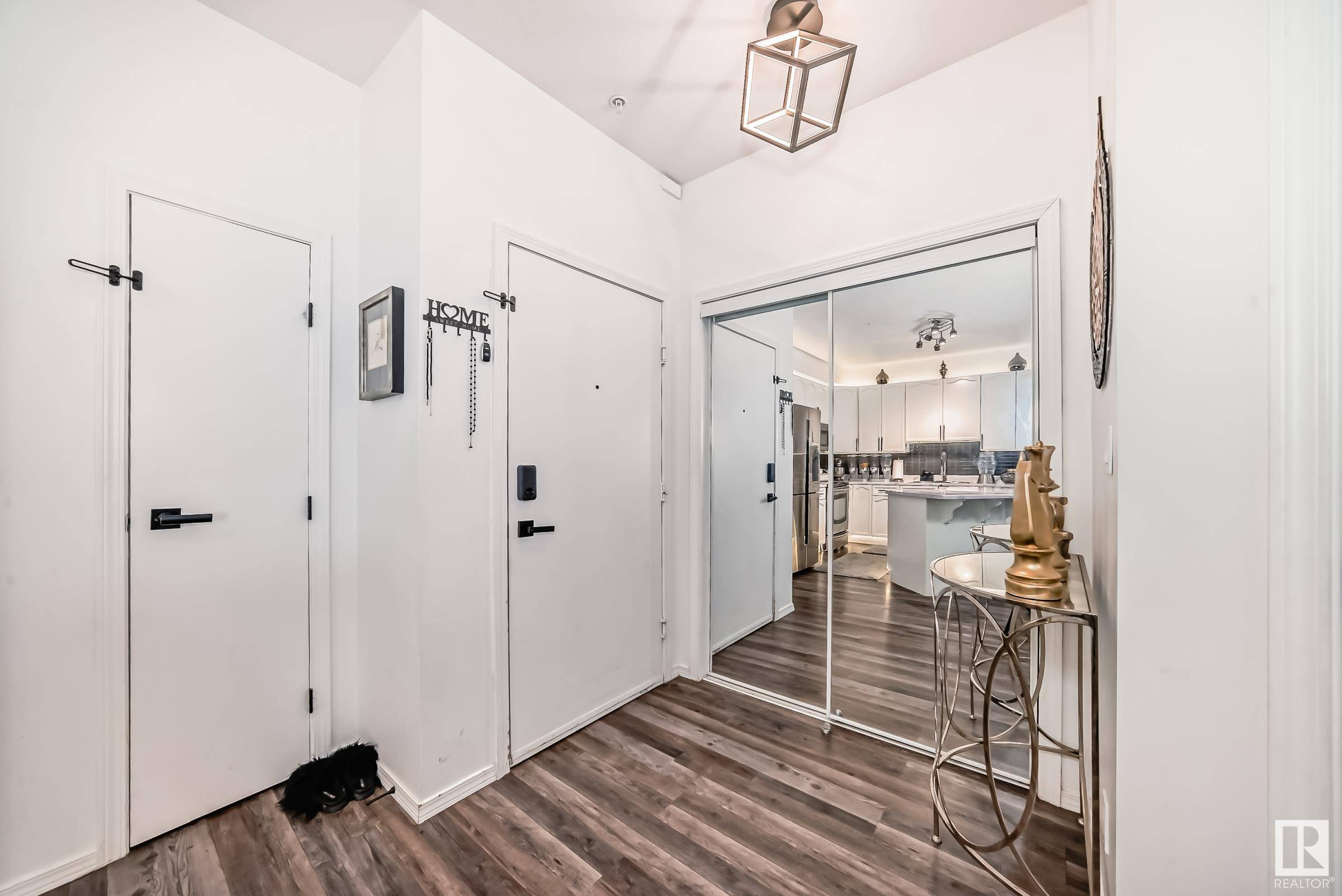 Edmonton, AB T5Y 0L1,#313 4316 139 AV NW