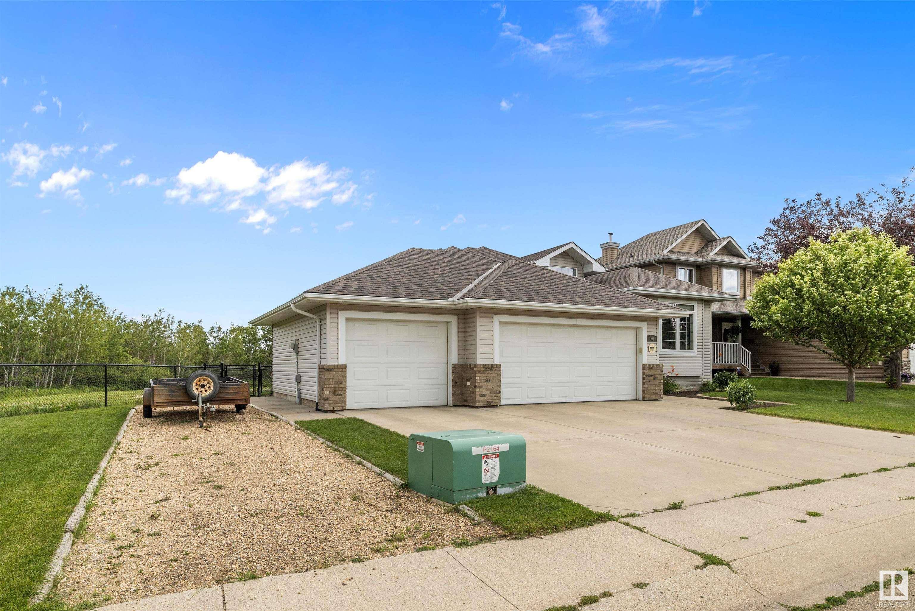 Edmonton, AB T5A 2Y1,89 HOMESTEAD CR NW