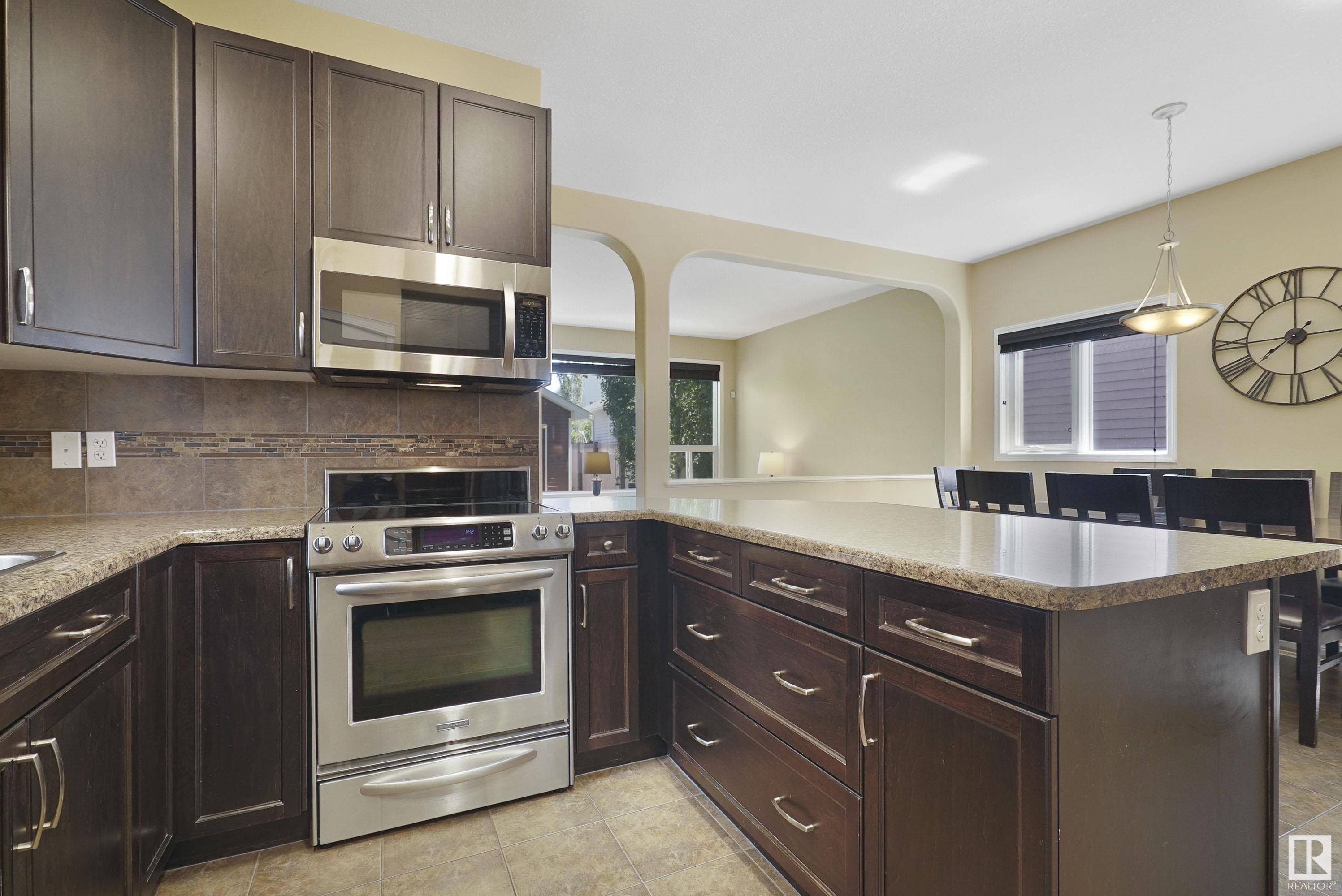 Edmonton, AB T6X 0V7,2035 74 ST SW