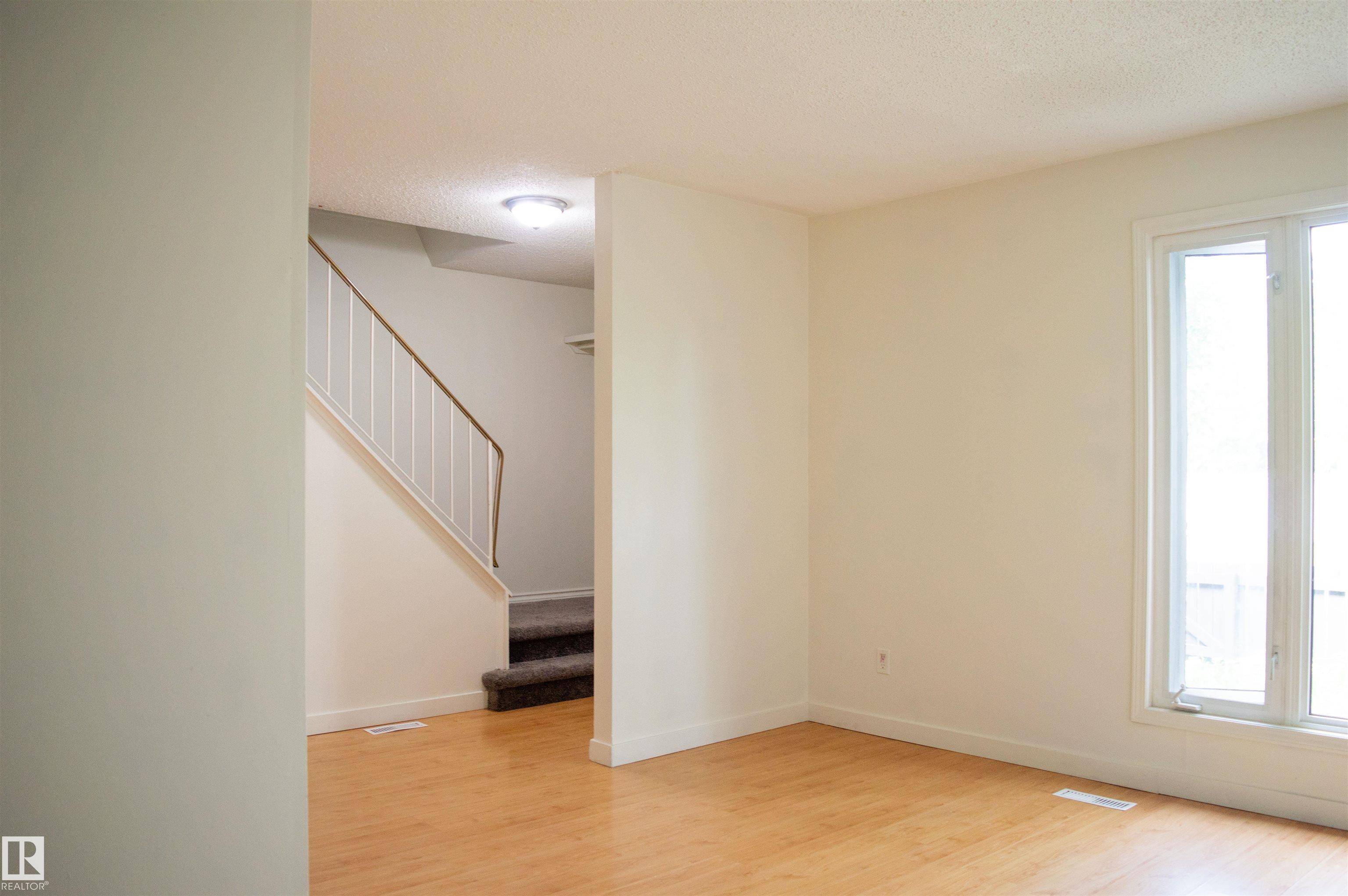 Edmonton, AB T5T 1T7,18241 84 AV NW