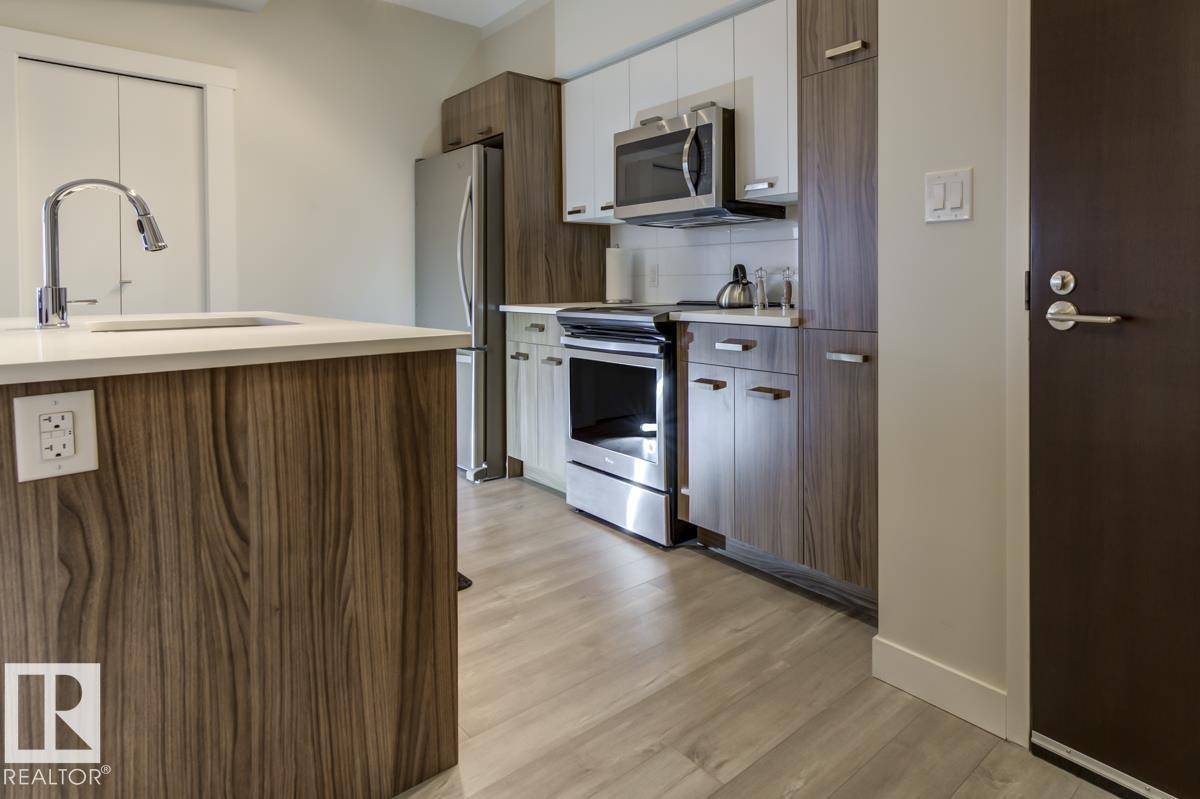 Edmonton, AB T5J 0E9,#1707 10410 102 AV NW