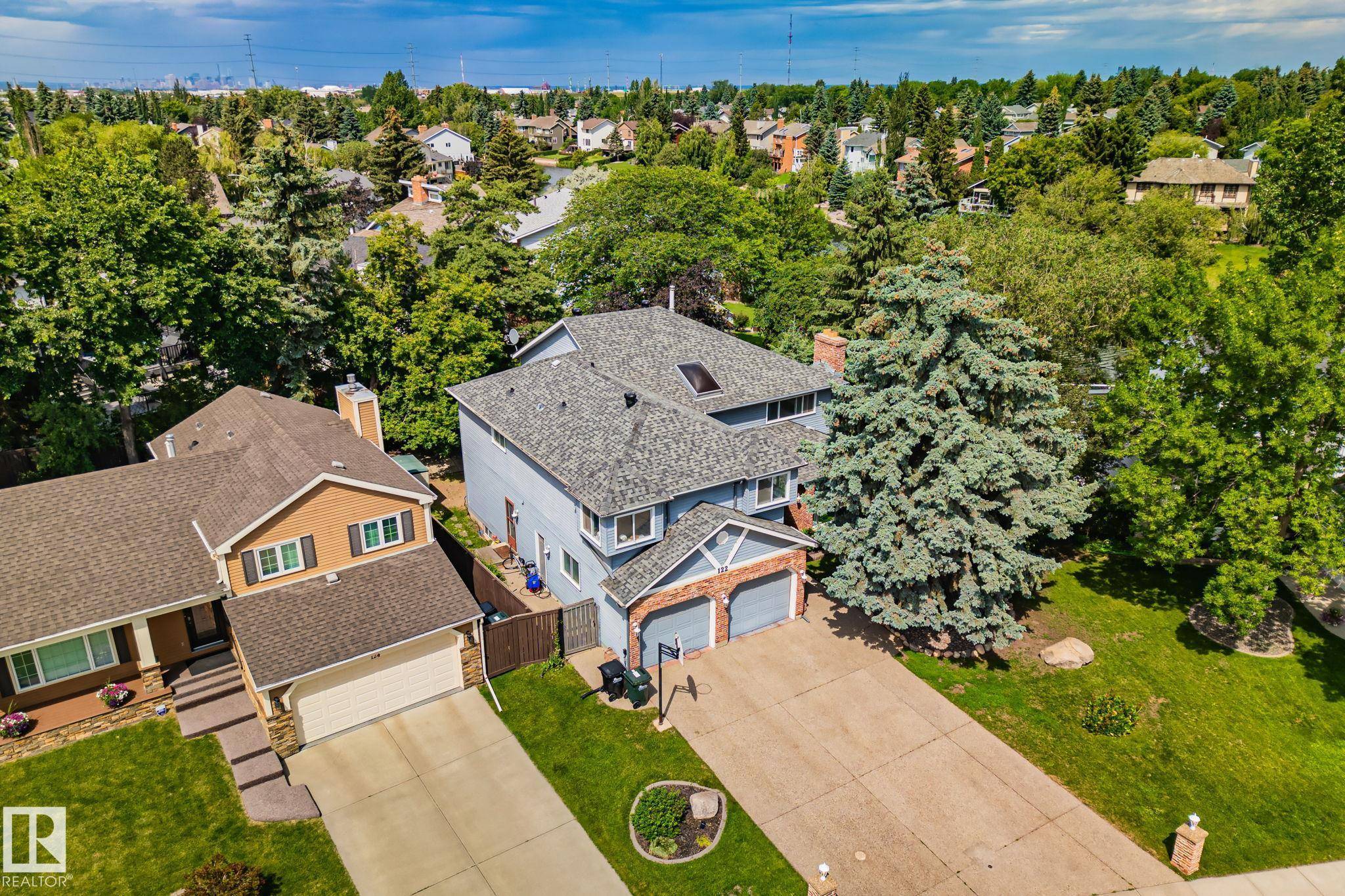 Sherwood Park, AB T8A 4L6,122 VILLAGE DO