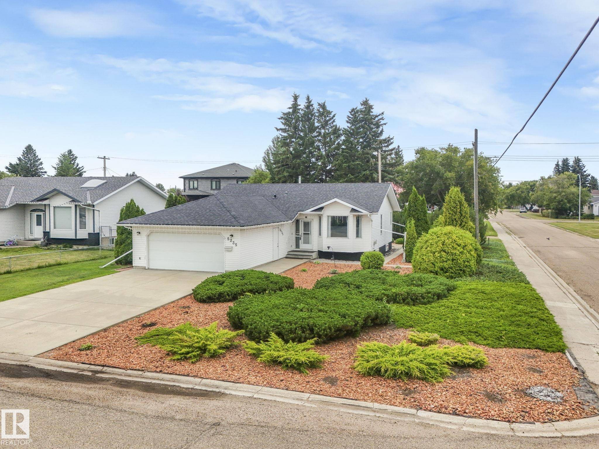 Mundare, AB T0B 3H0,5235 54 AV