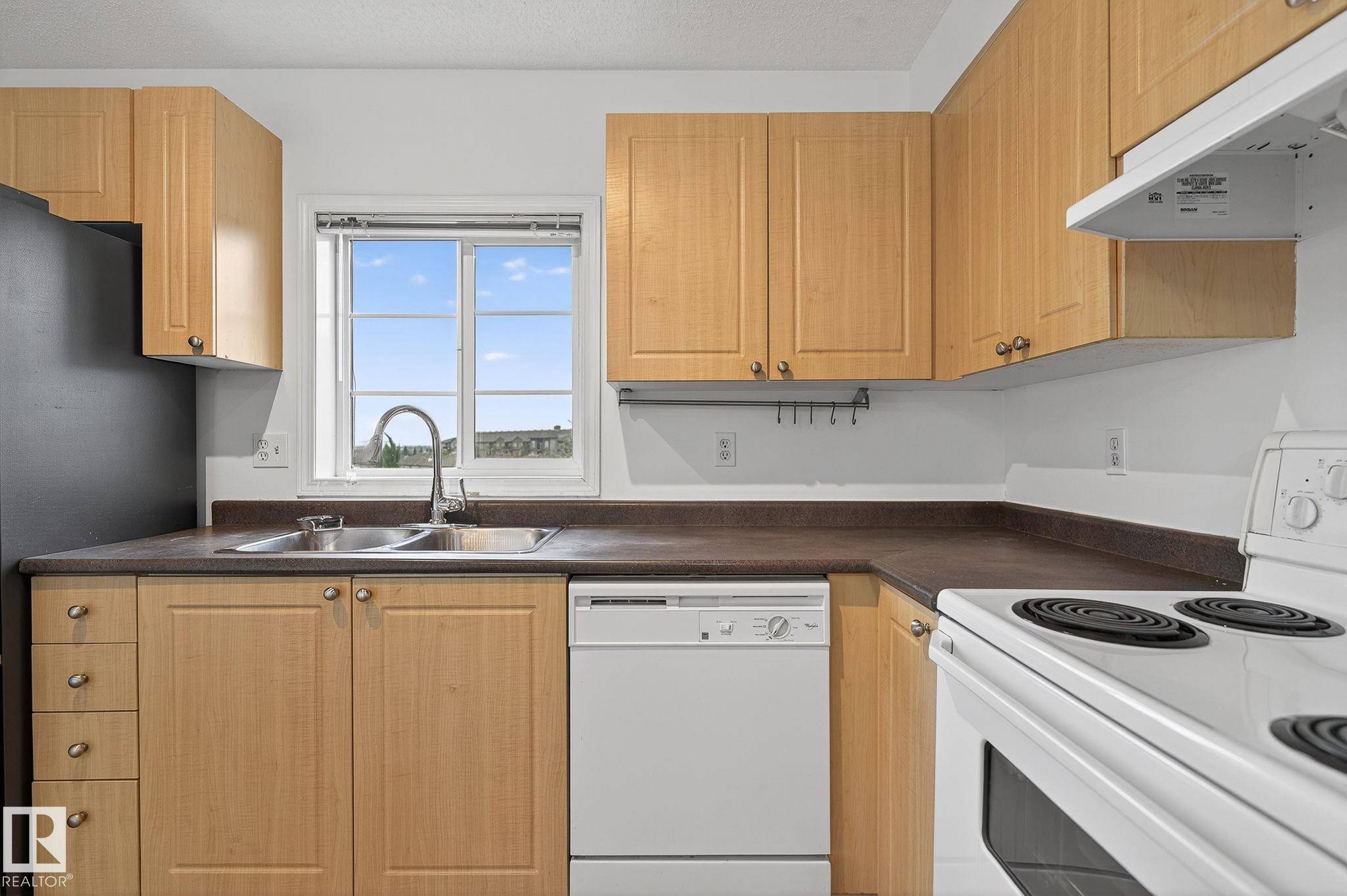 Edmonton, AB T6W 1N2,#418 622 MCALLISTER LO SW