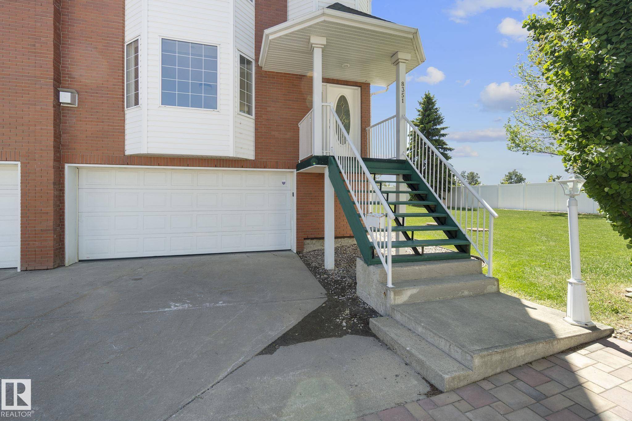 Edmonton, AB T5Z 3G9,8351 160 AV NW