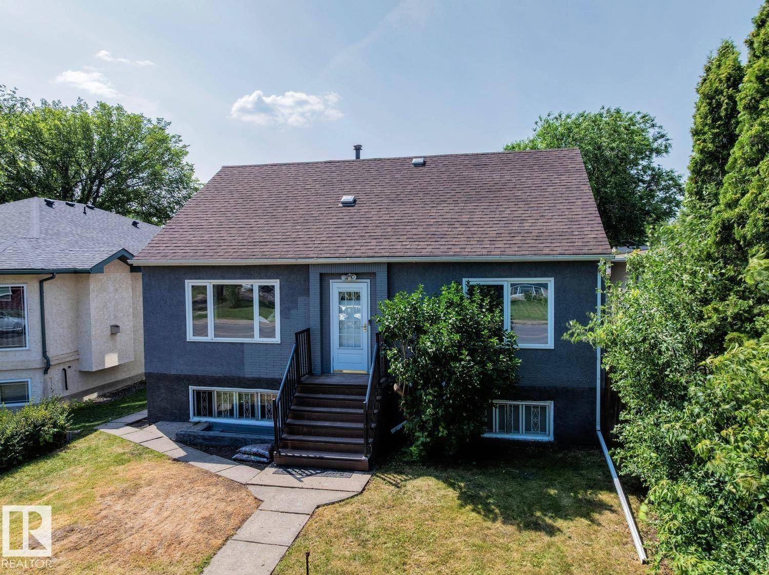 Edmonton, AB T6A 3G5,10208 79 ST NW
