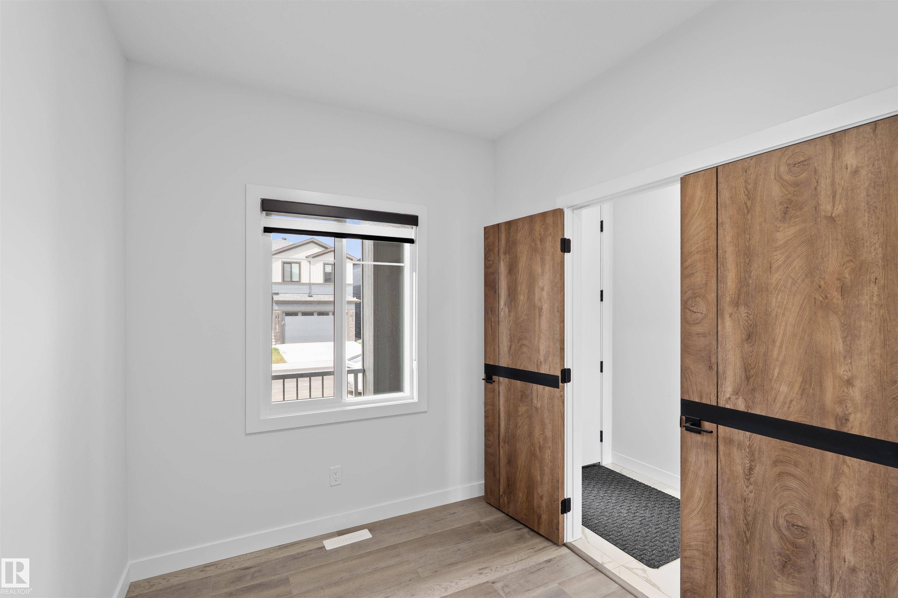 Edmonton, AB T6W 4Z5,5721 KOOTOOK WY SW