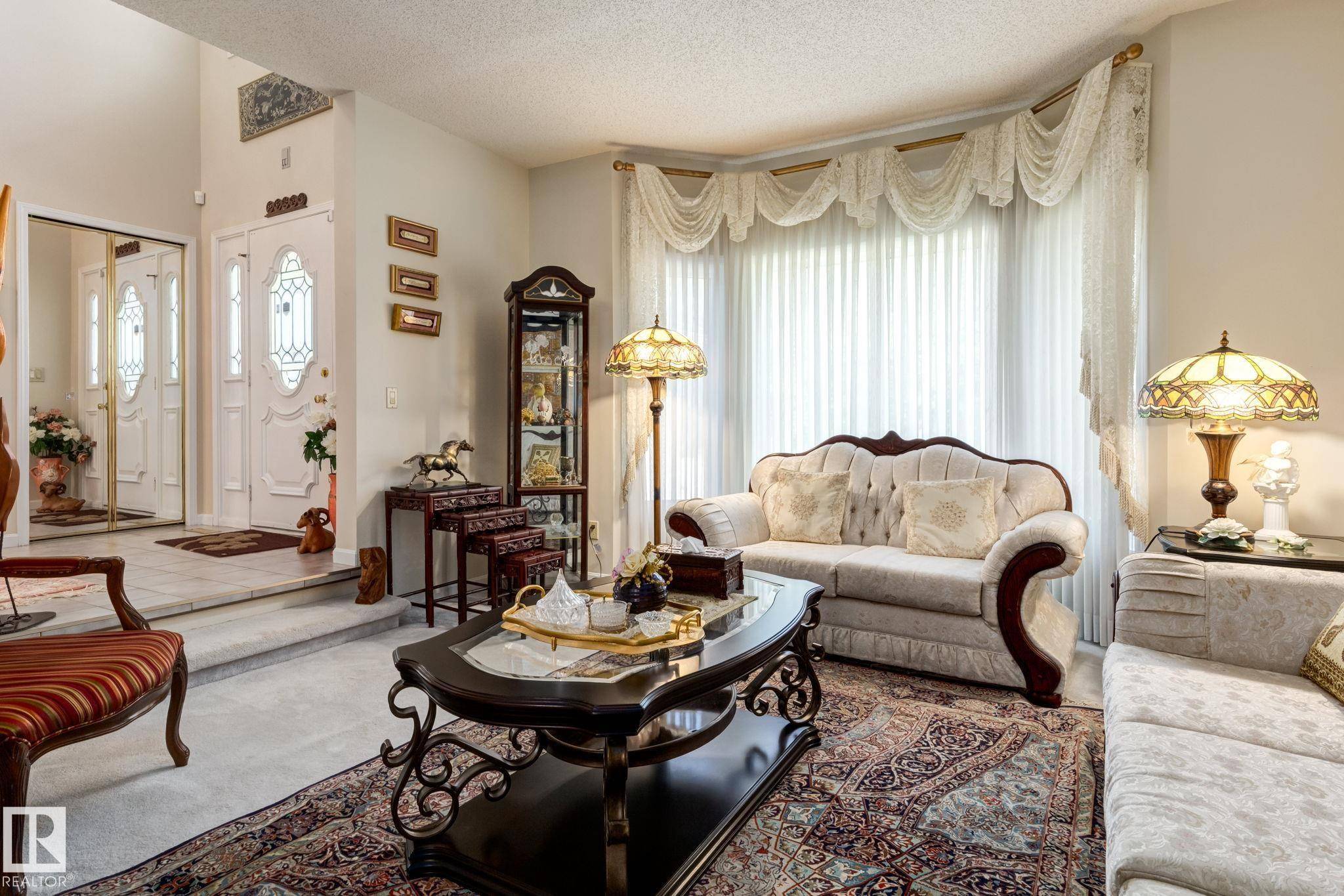Edmonton, AB T6R 1C8,470 ROONEY CR NW