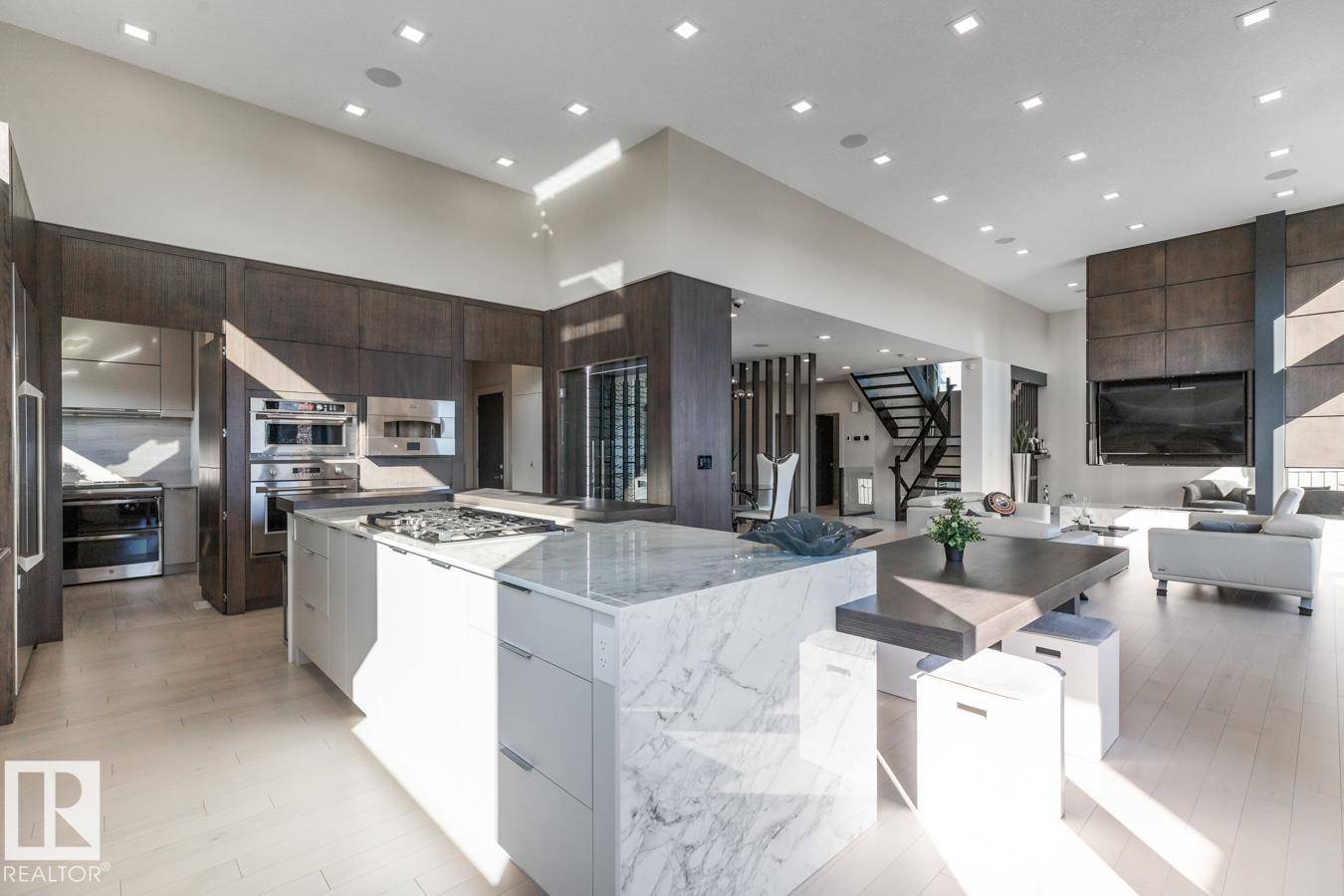 Edmonton, AB T6W 4A8,5536 CHEGWIN PT SW