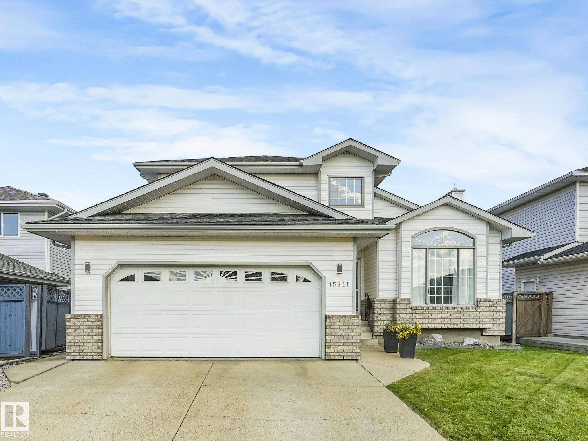 Edmonton, AB T5Y 2R4,15911 59 ST NW