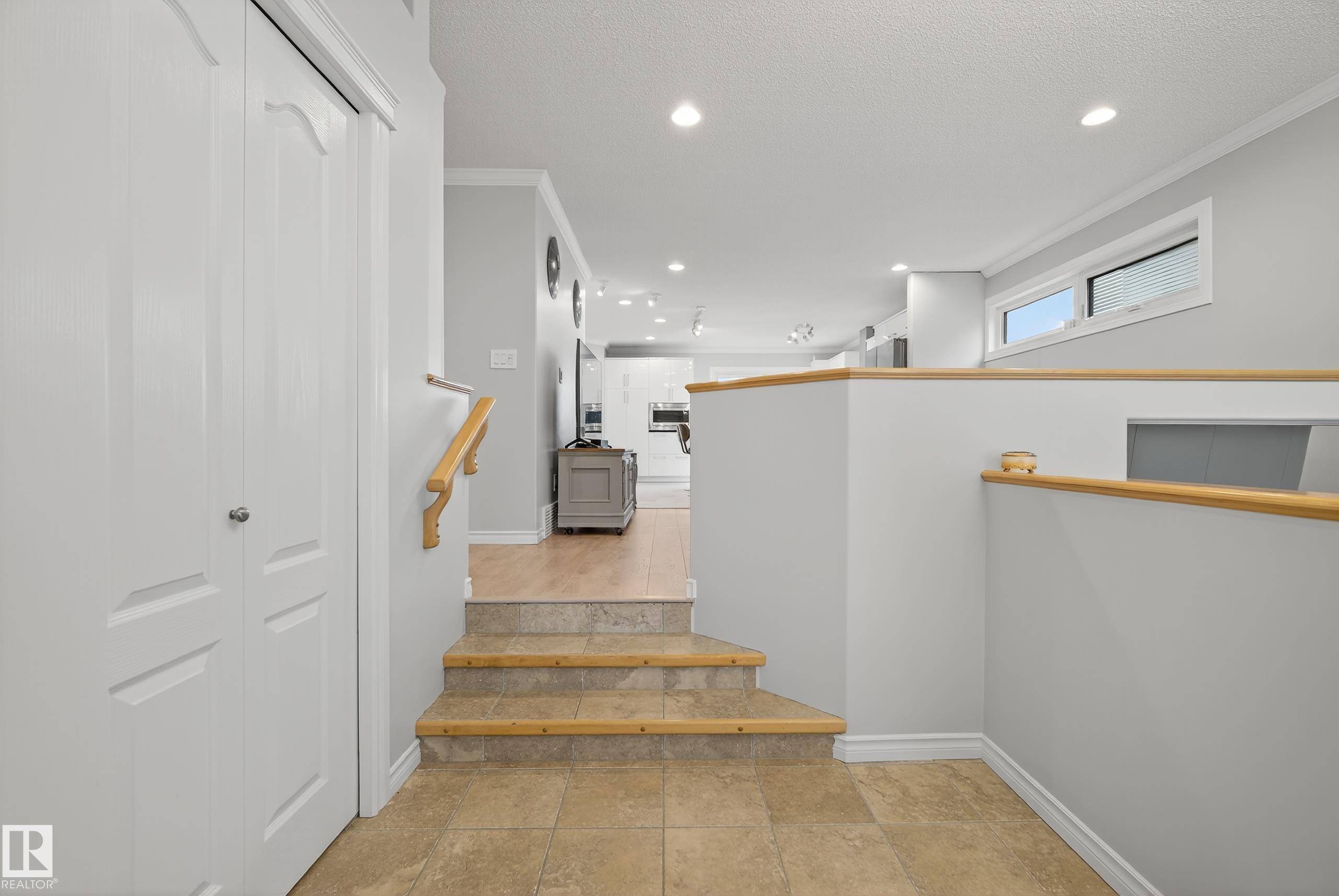 Sherwood Park, AB T8H 0B1,8 CHAPLIN LN