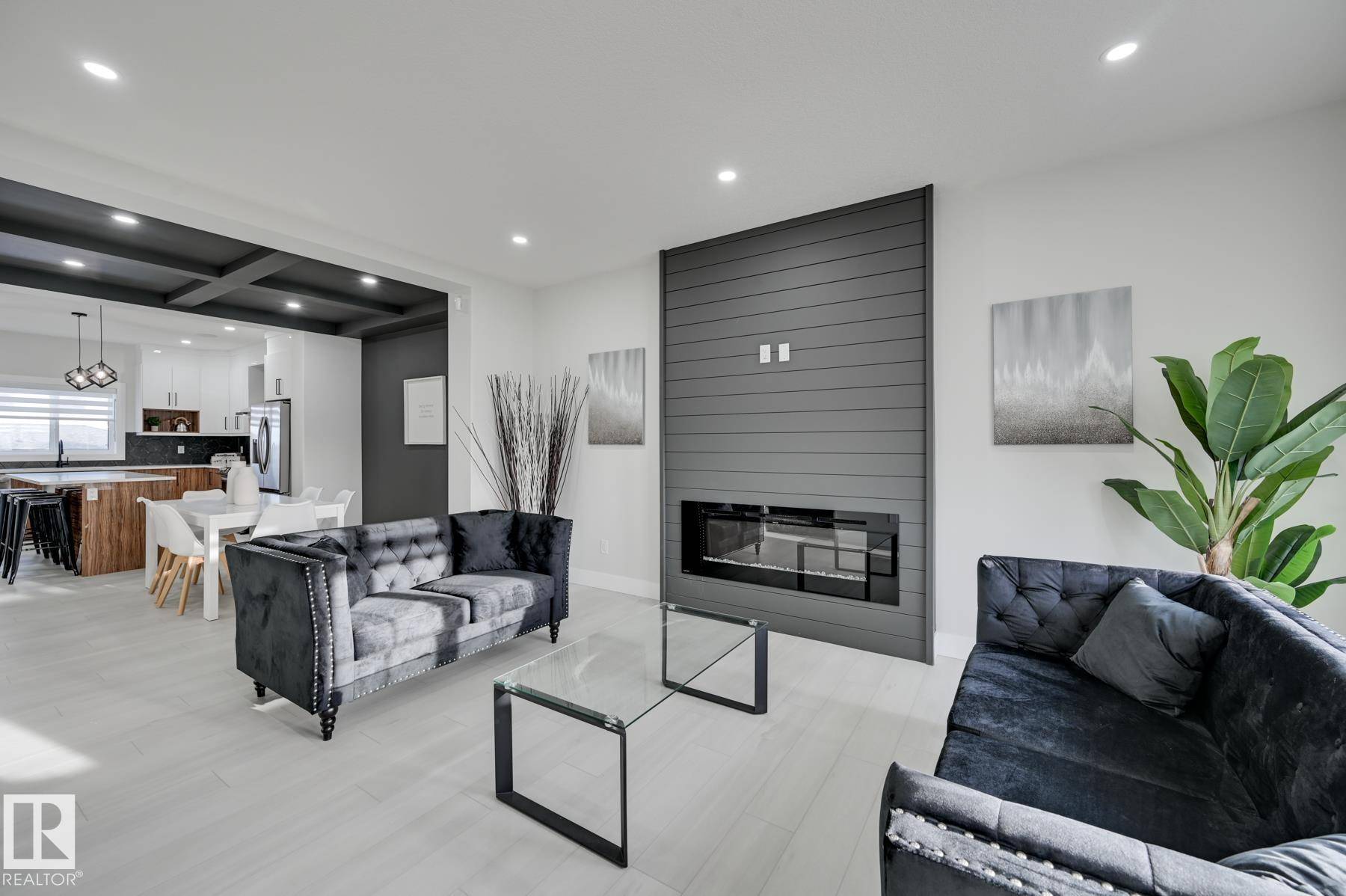 Edmonton, AB T5S 0R3,2111 Crossbill LN NW