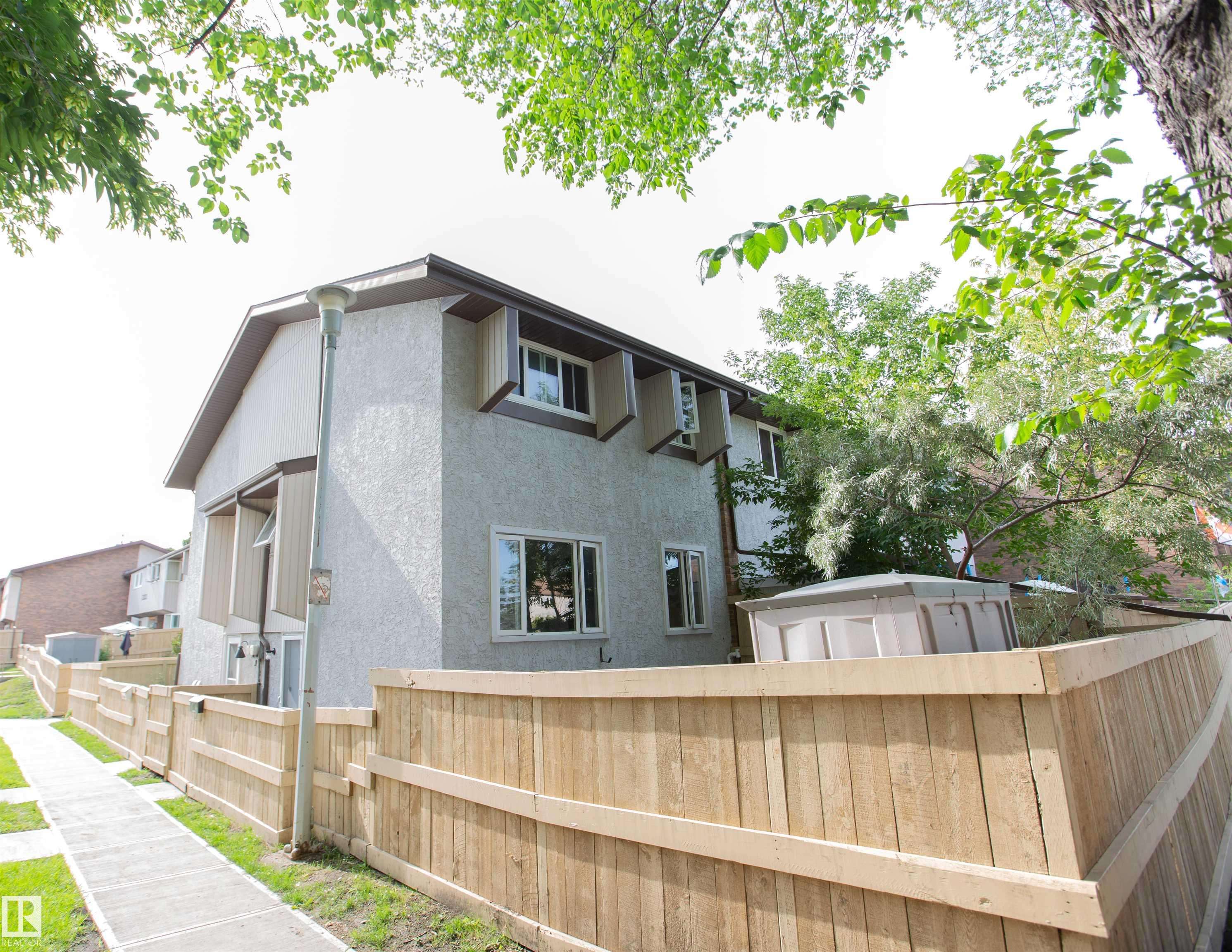 Edmonton, AB T5C 1L6,#1 14120 80 ST NW