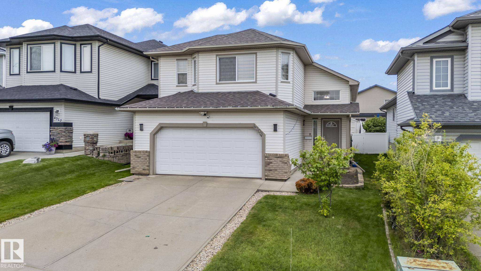 Edmonton, AB T5Y 3G9,4308 155 AV NW