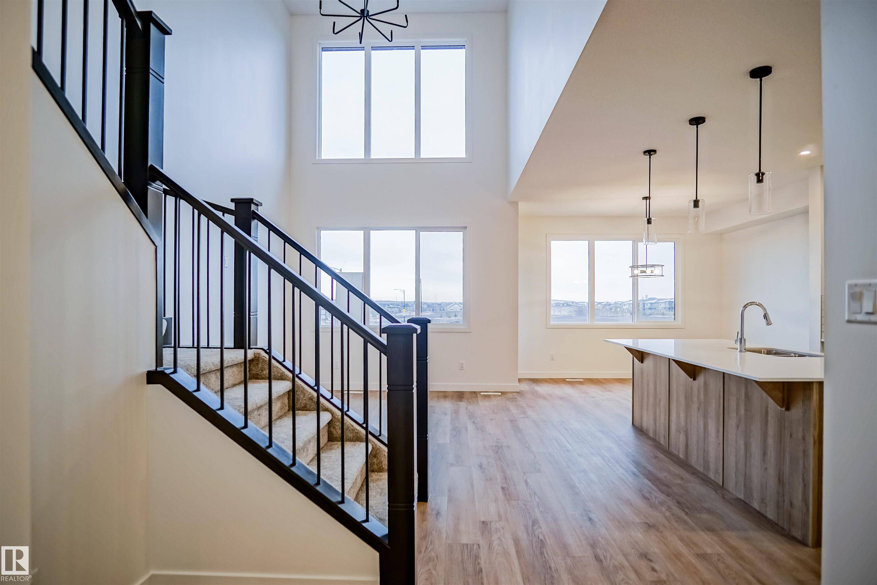 Edmonton, AB T6W 4X8,1323 11 AV NW