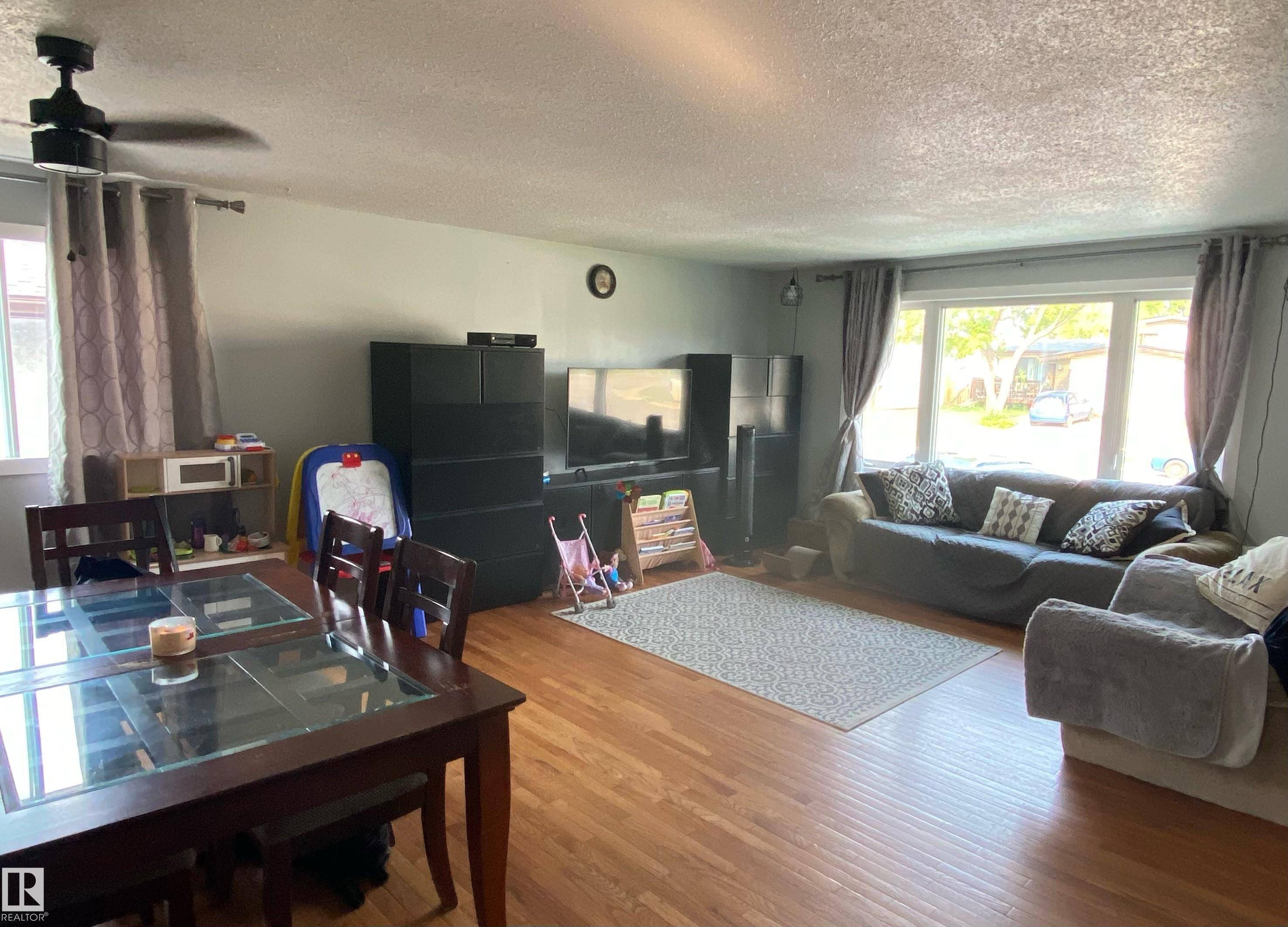 Cold Lake, AB T9M 2A7,5030 40 ST