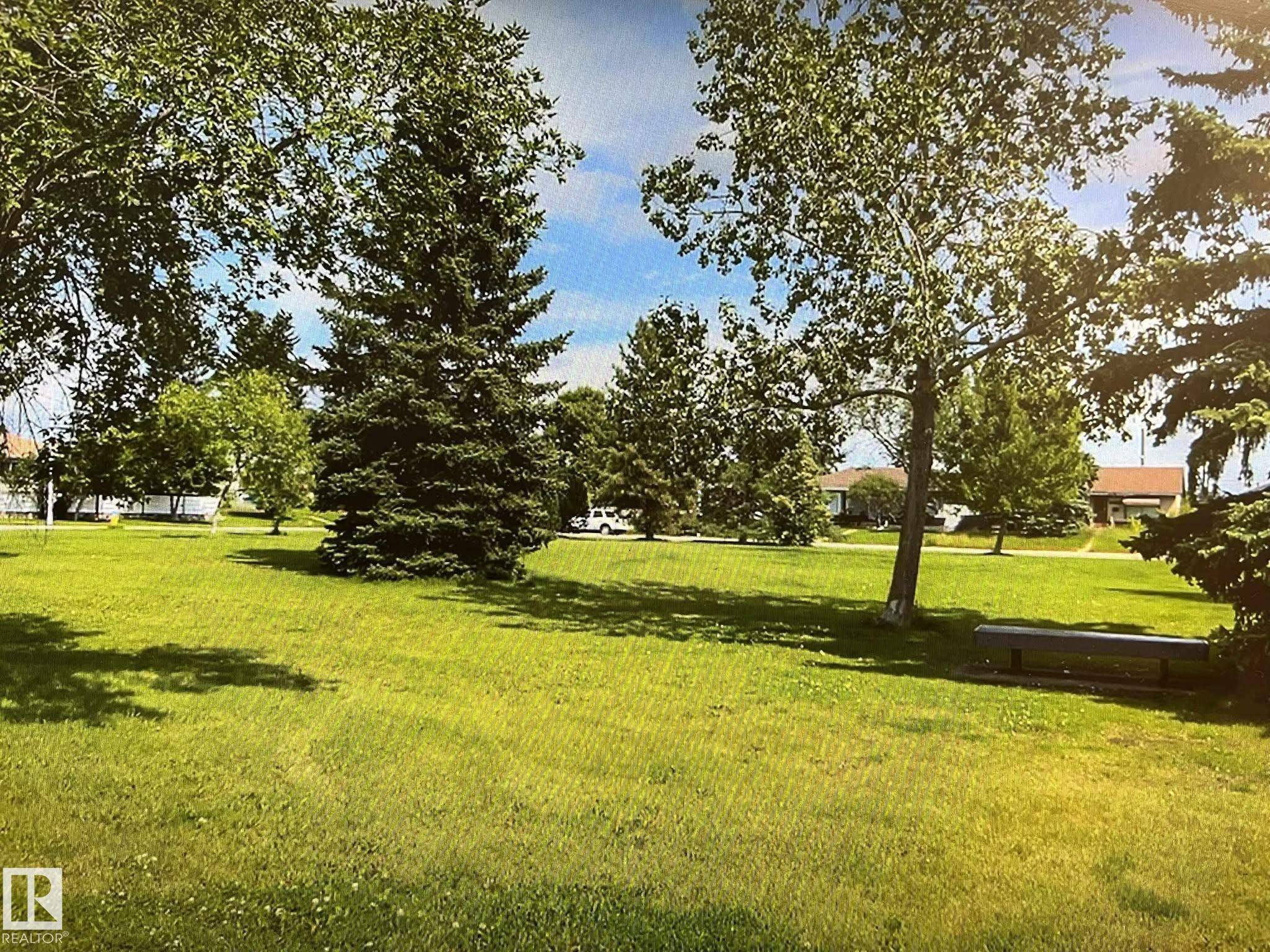 Edmonton, AB T5E 3Y1,12904 95 ST NW