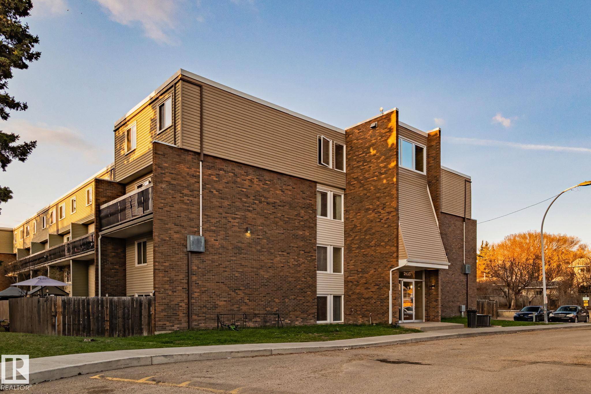 Edmonton, AB T5R 2E1,#216 7835 159 ST NW