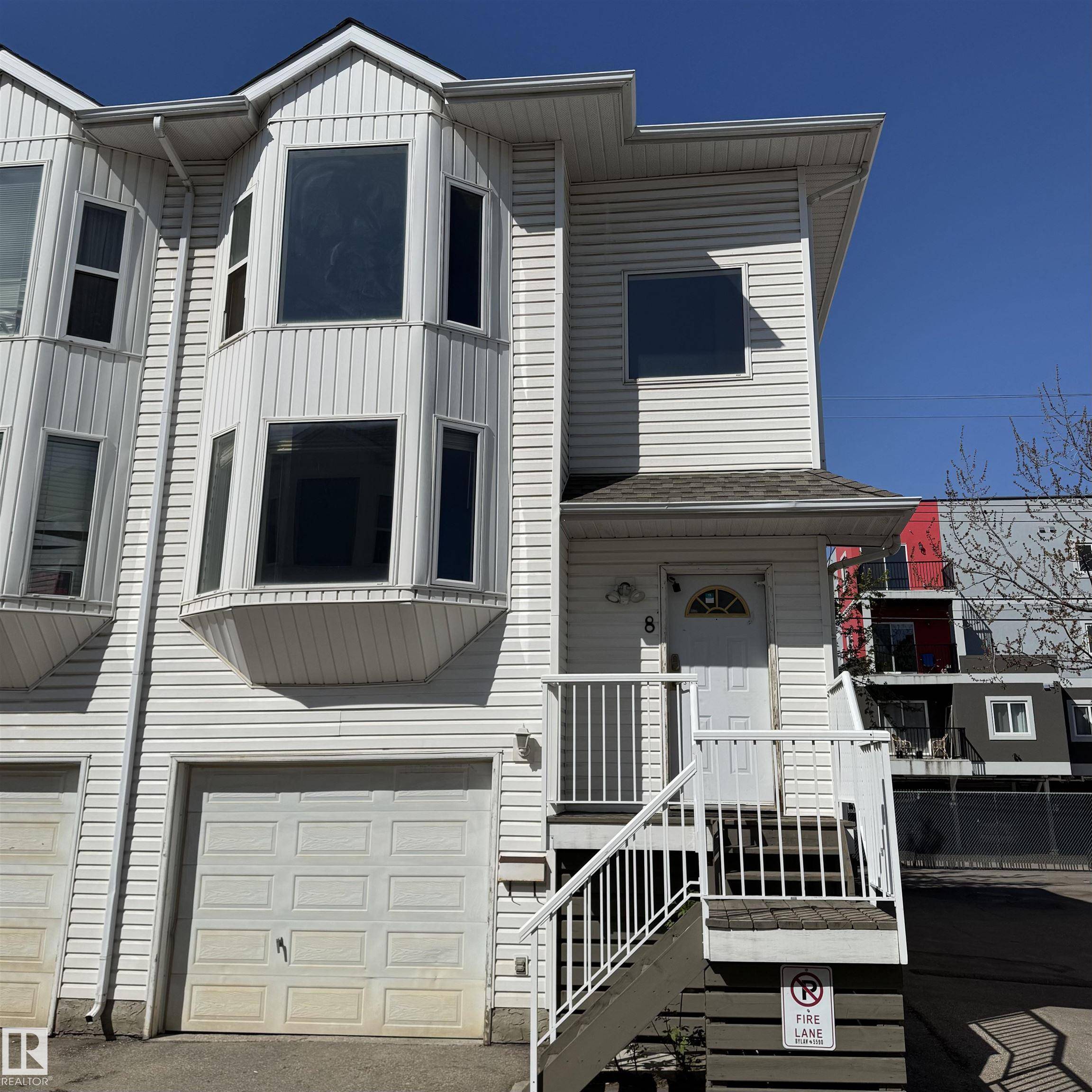 Edmonton, AB T5G 1Y2,#8 11718 97 ST NW