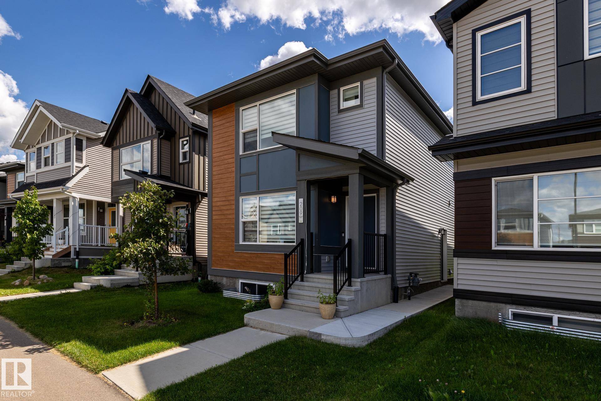 Edmonton, AB T6X 2W2,209 CHARLESWORTH DR SW