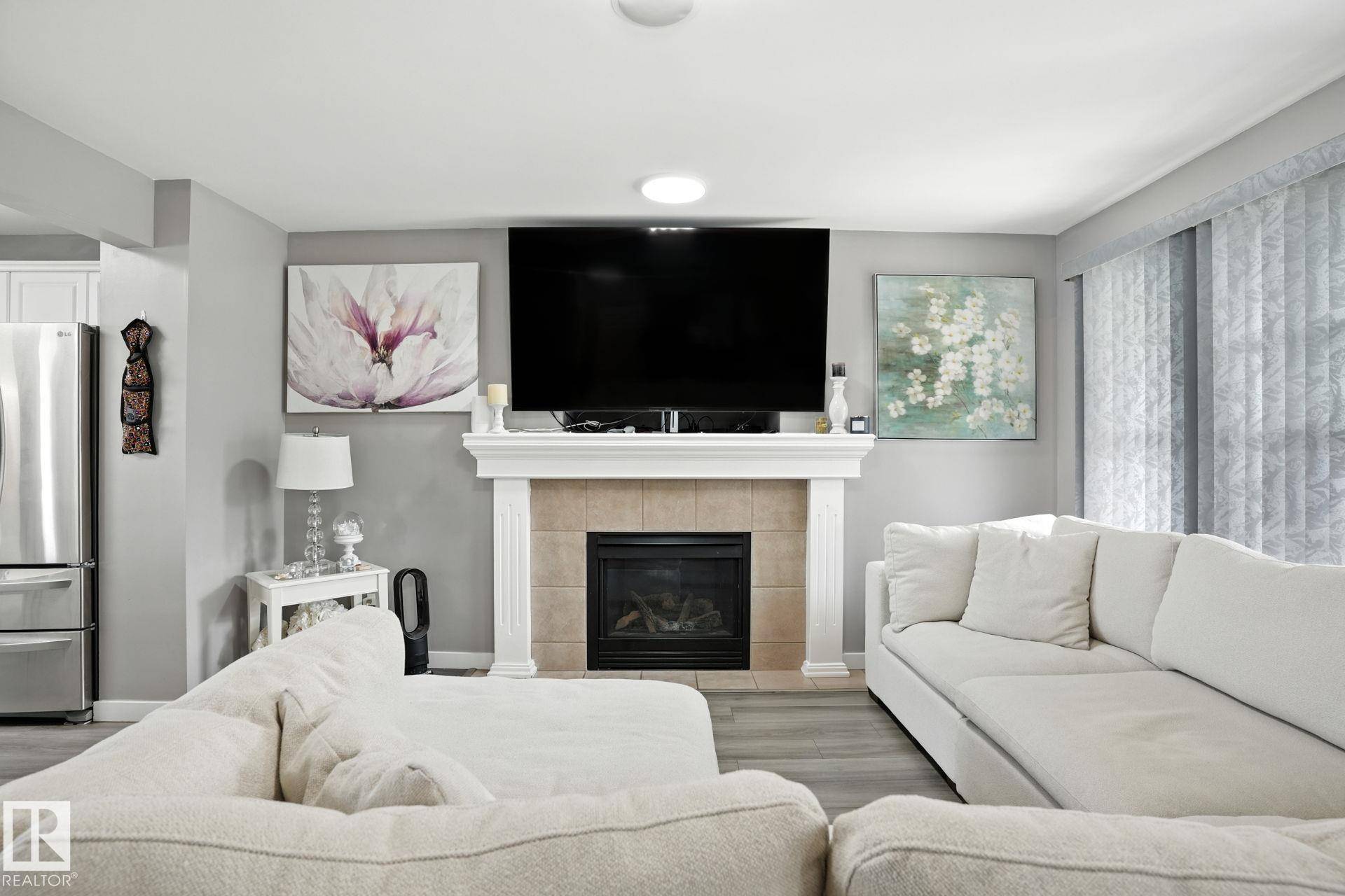 Edmonton, AB T6X 1H3,7824 14 AV SW