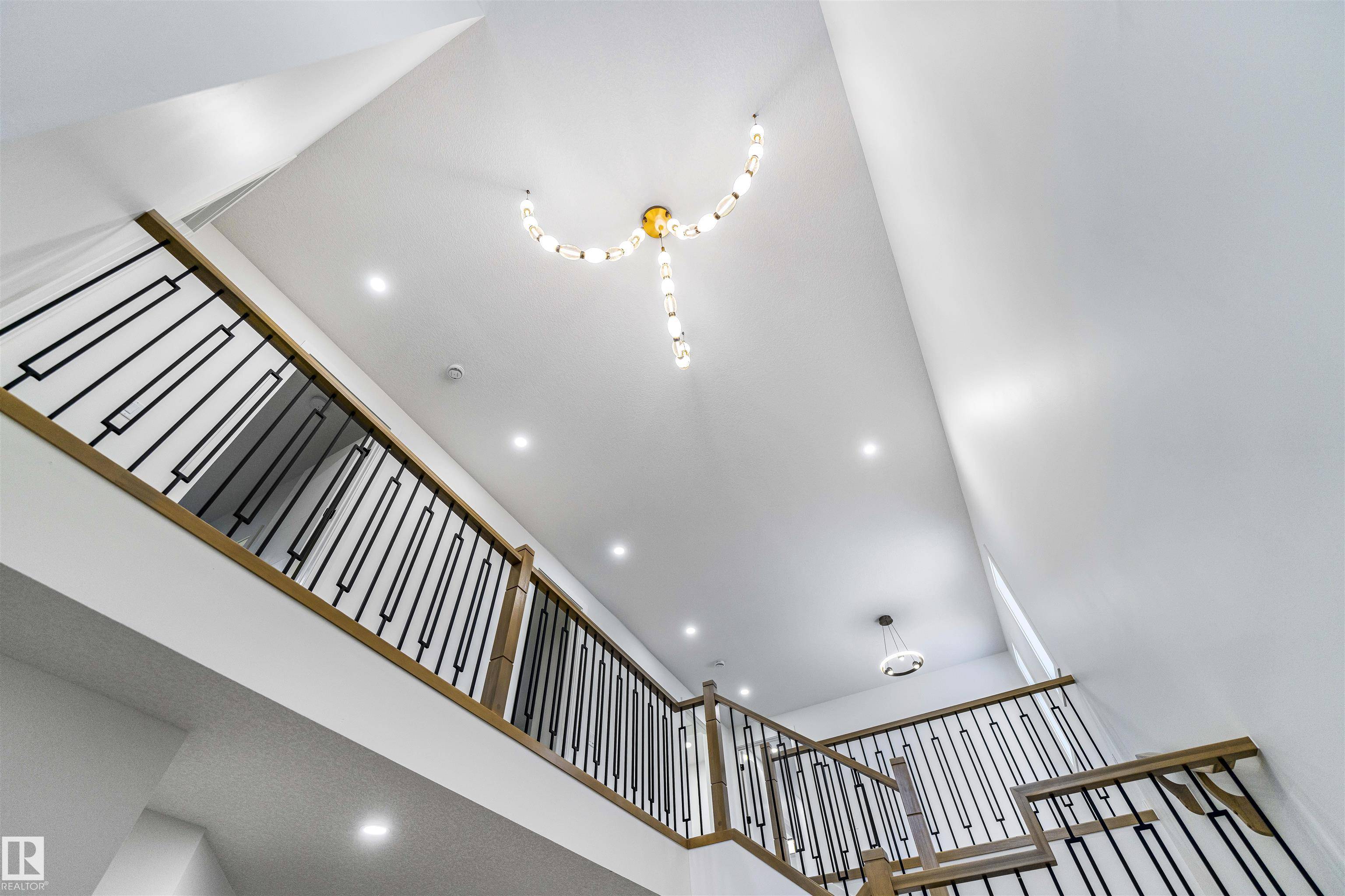 Edmonton, AB T5Y 4J2,247 166 AV NE