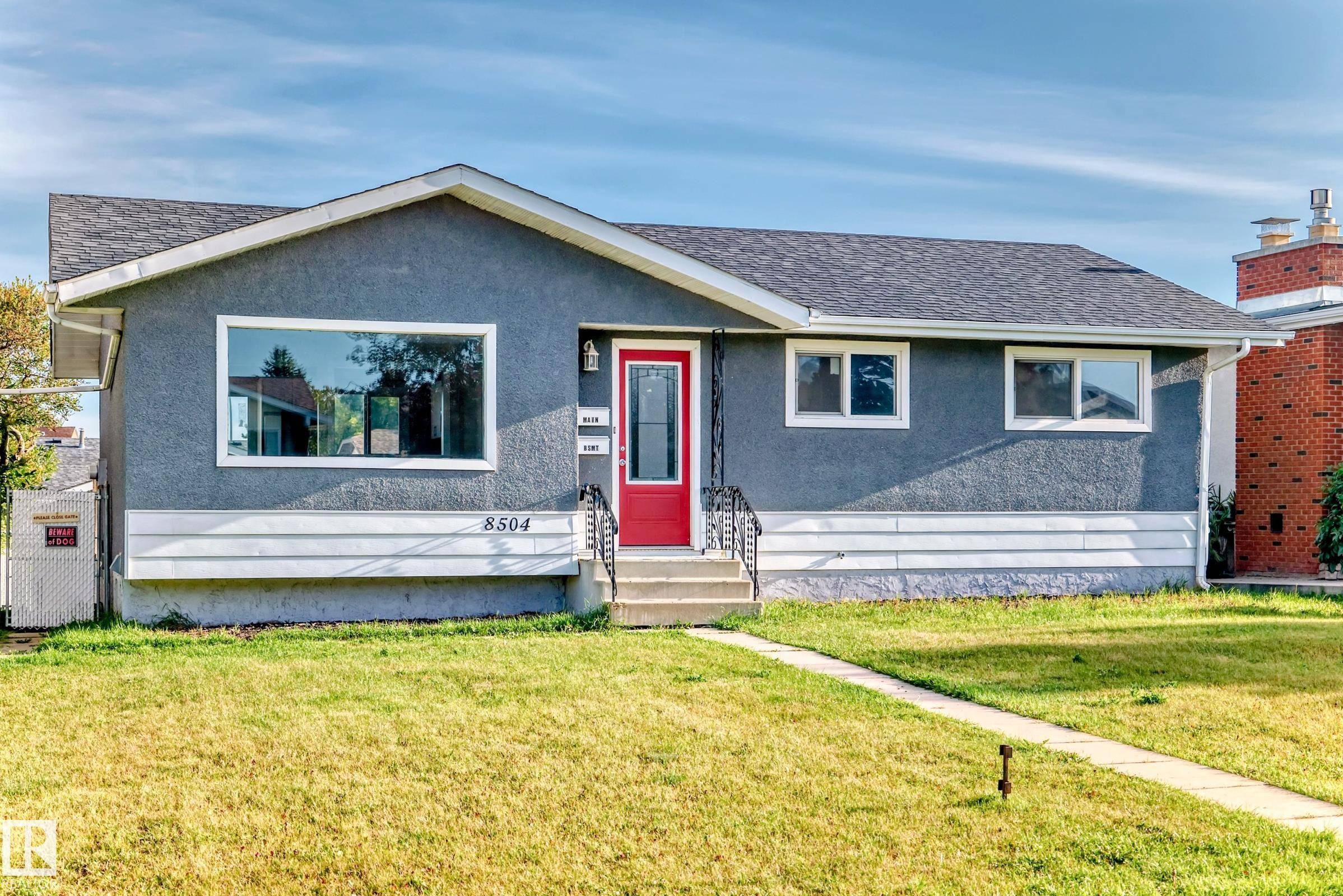 Edmonton, AB T5E 3B2,8504 152A AV NW