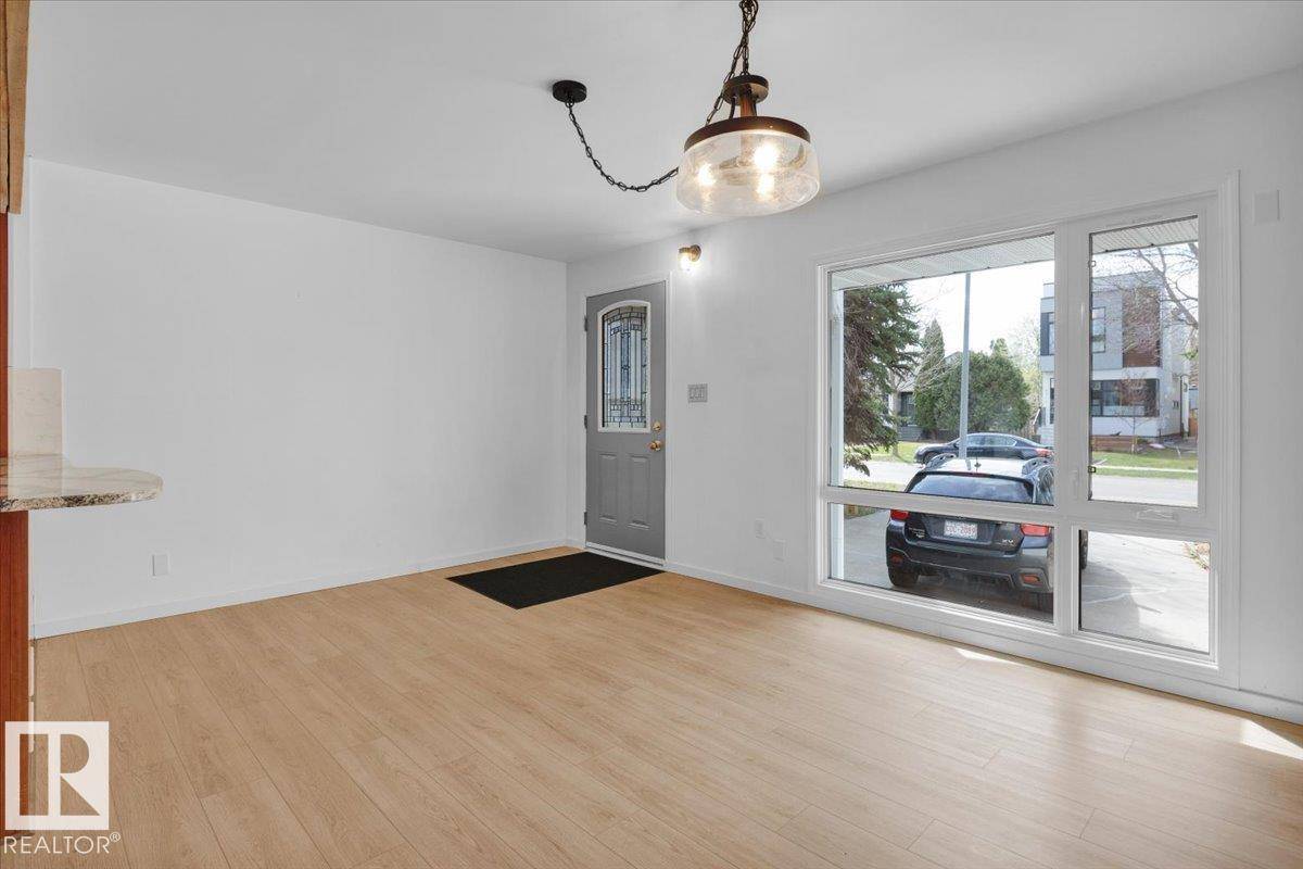 Edmonton, AB T6E 1H2,9324 75 AV NW
