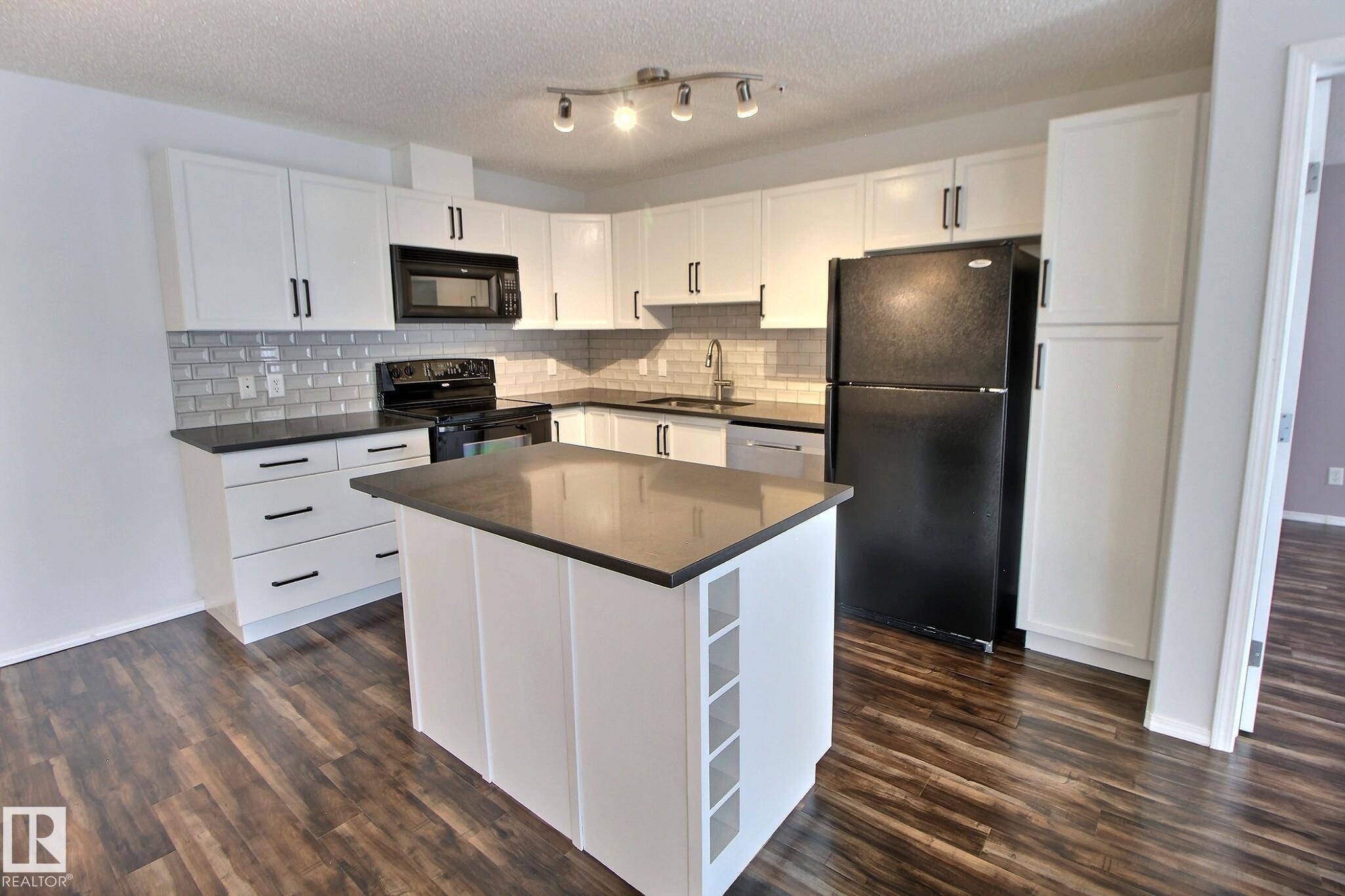 Edmonton, AB T6V 0B4,#228 16035 132 ST NW