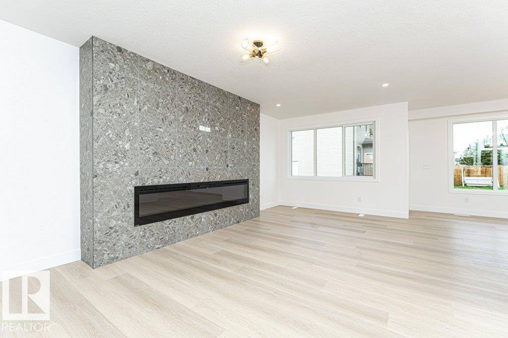 Spruce Grove, AB T7X 2W6,5 Patriot WY