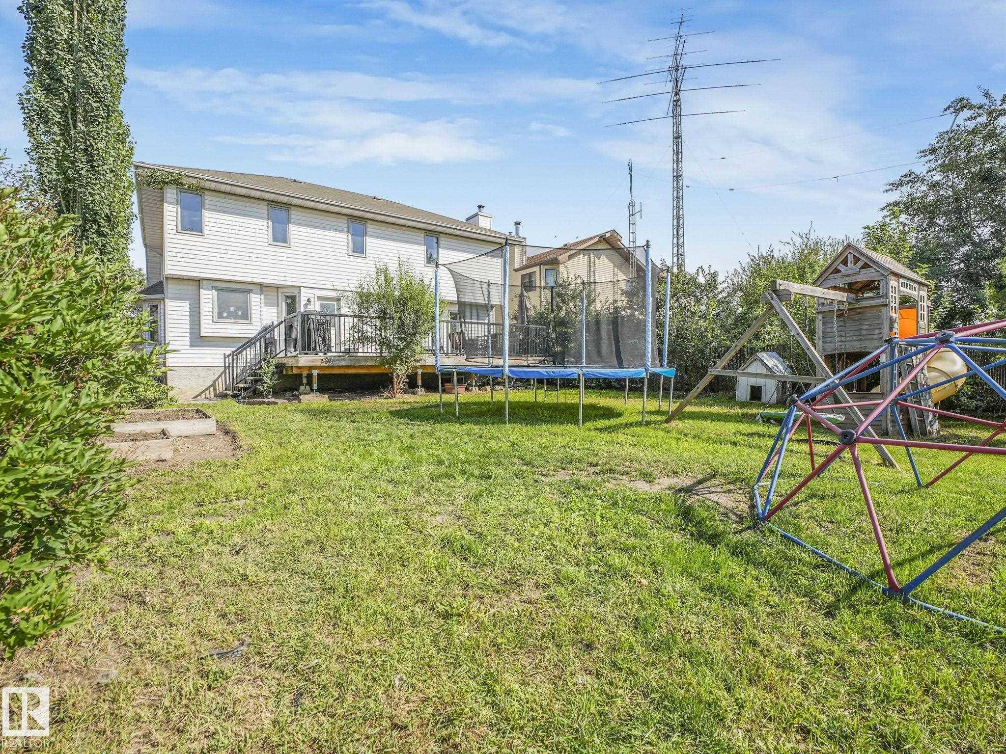Edmonton, AB T6L 3K6,1764 49A ST NW