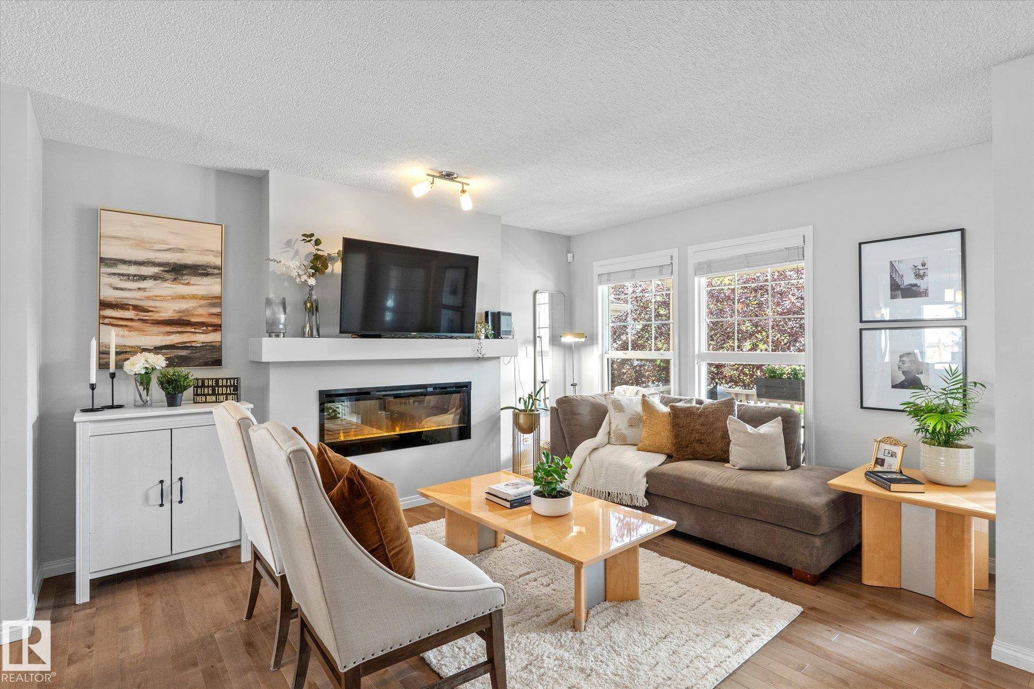 Edmonton, AB T6M 0S1,7991 ERASMUS CR NW