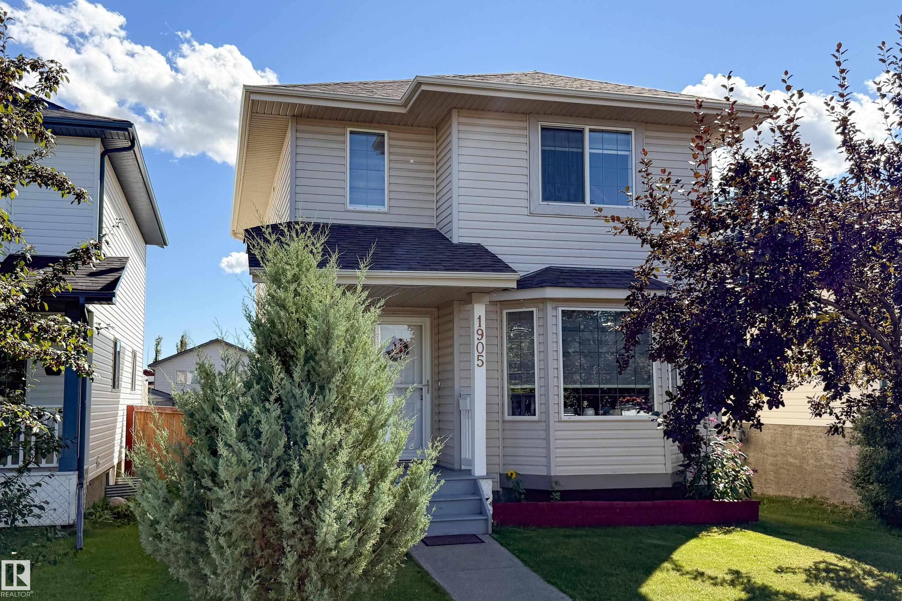 Edmonton, AB T6T 1S9,1905 36 AV NW
