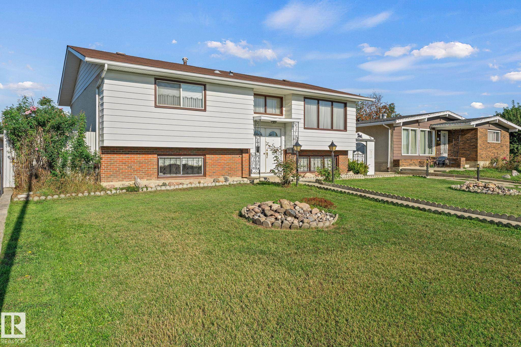 Edmonton, AB T5E 3C1,13820 86 ST NW