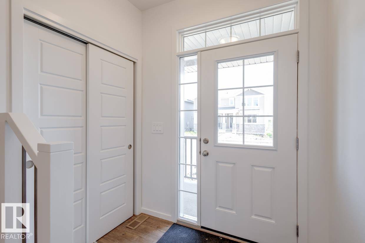 Edmonton, AB T6M 2P5,2023 209 ST NW