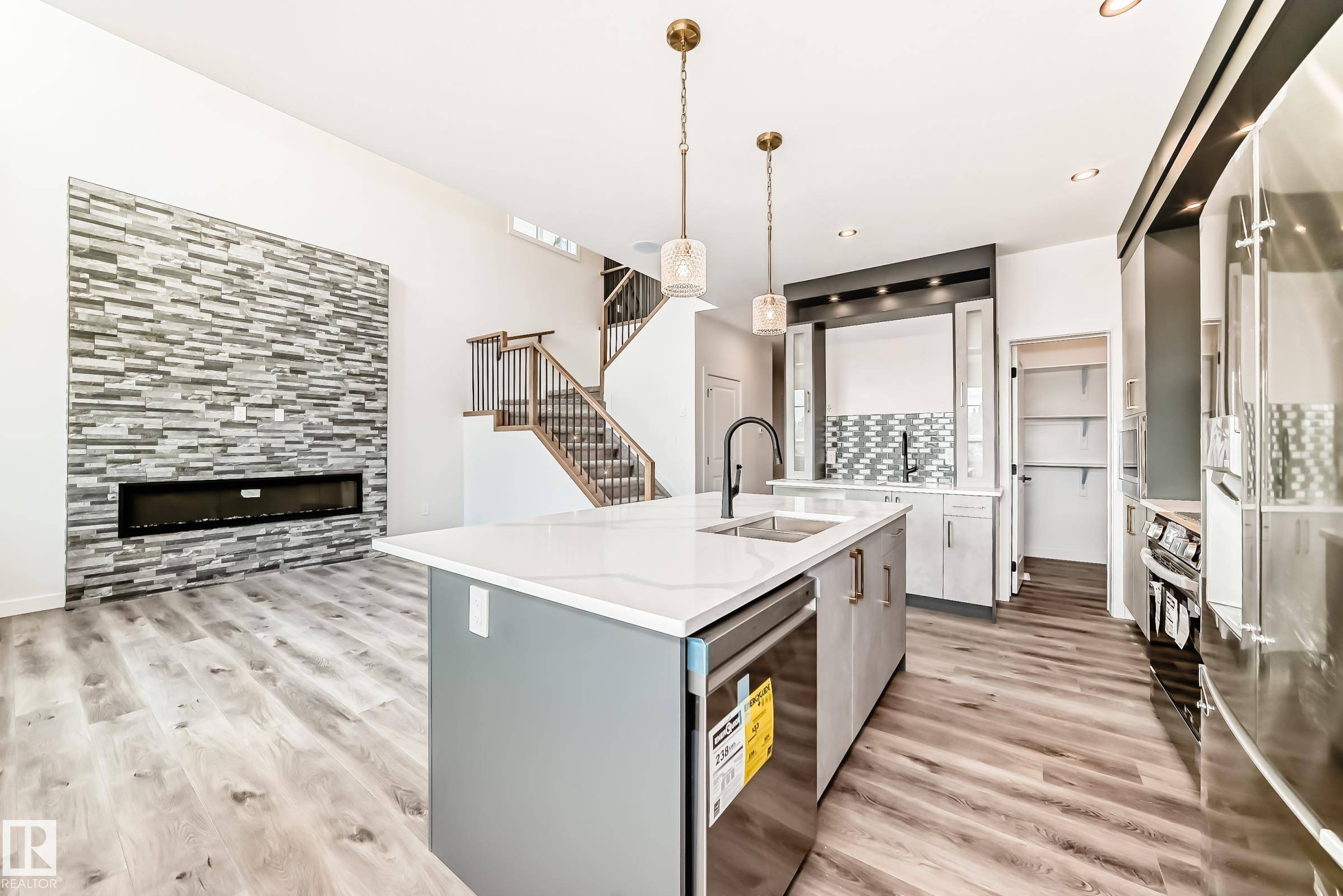 Spruce Grove, AB T7X 0W2,39 MEADOWGROVE LN