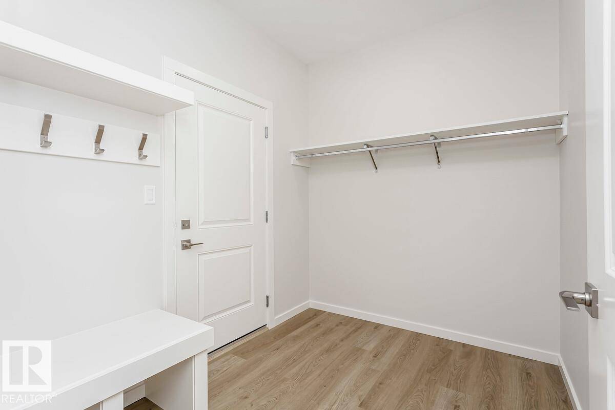 Edmonton, AB T6M 2N6,2371 EGRET WY NW