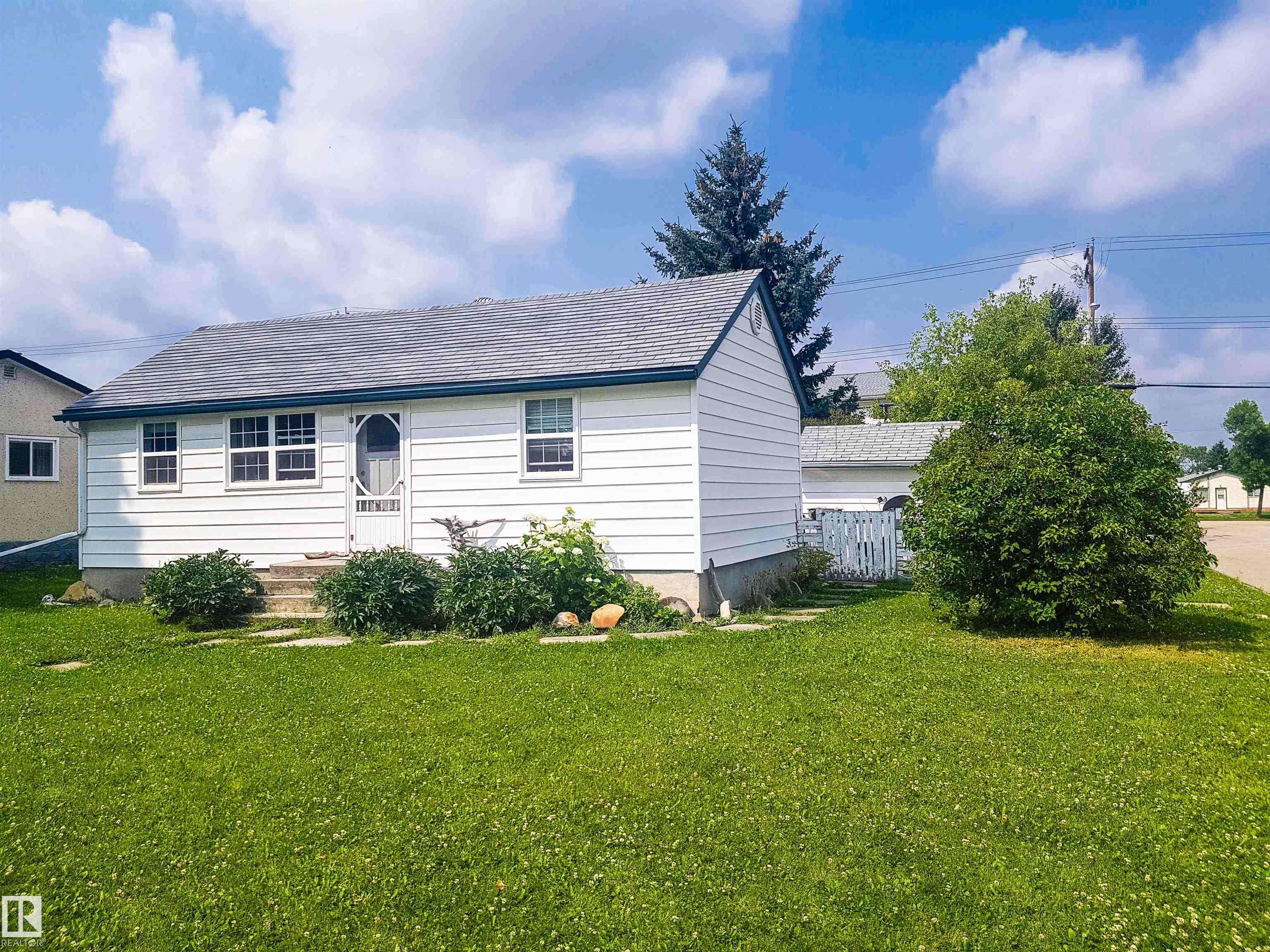 Drayton Valley, AB T7A 1J3,4804 49 AV