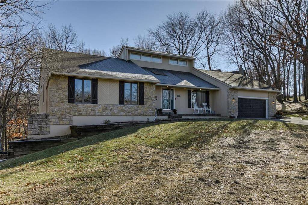 Blue Springs, MO 64015,1504 NW Timberline CT