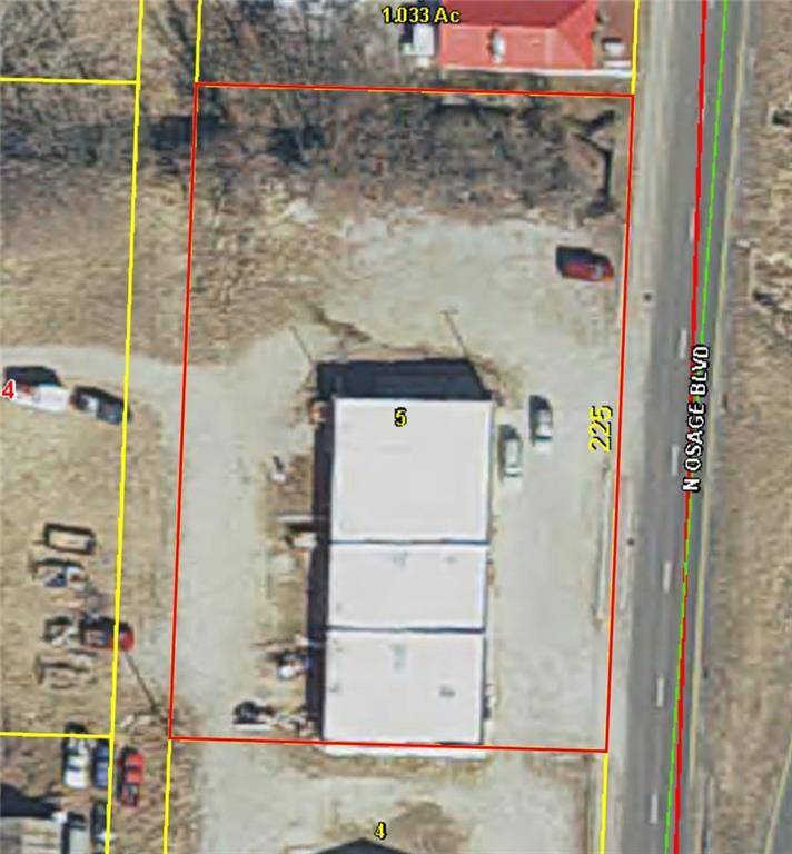 Nevada, MO 64772,1321-1323 N Osage BLVD