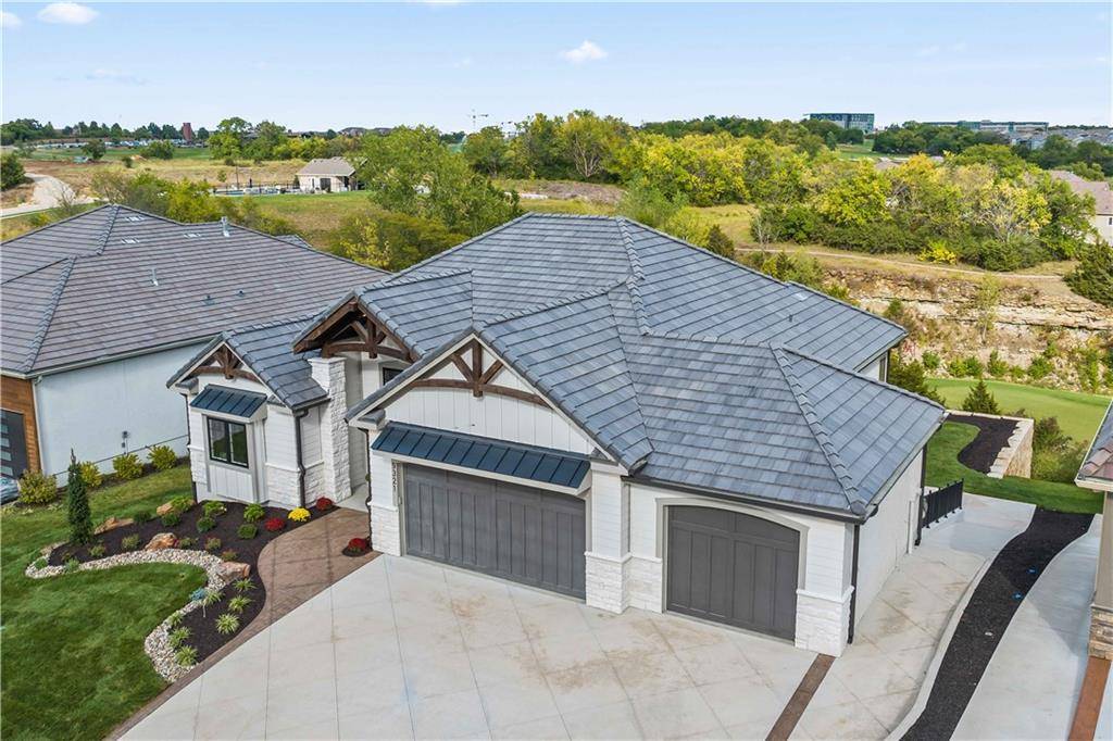 Lenexa, KS 66219,9321 Cottonwood Canyon DR