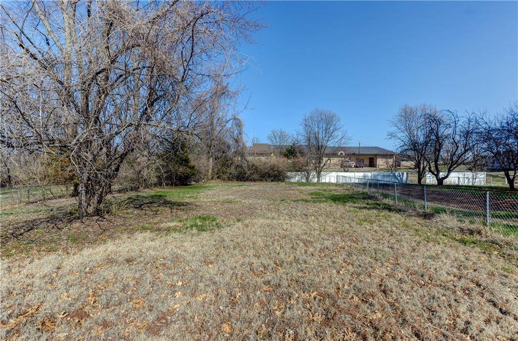 Independence, MO 64050,2207 S Ellison WAY