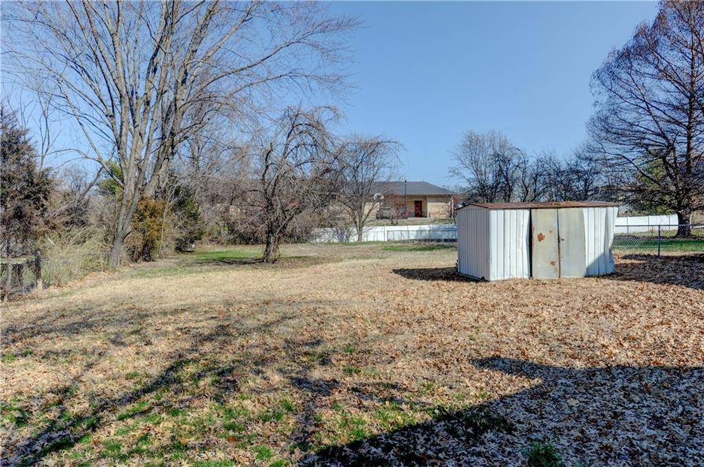 Independence, MO 64050,2207 S Ellison WAY