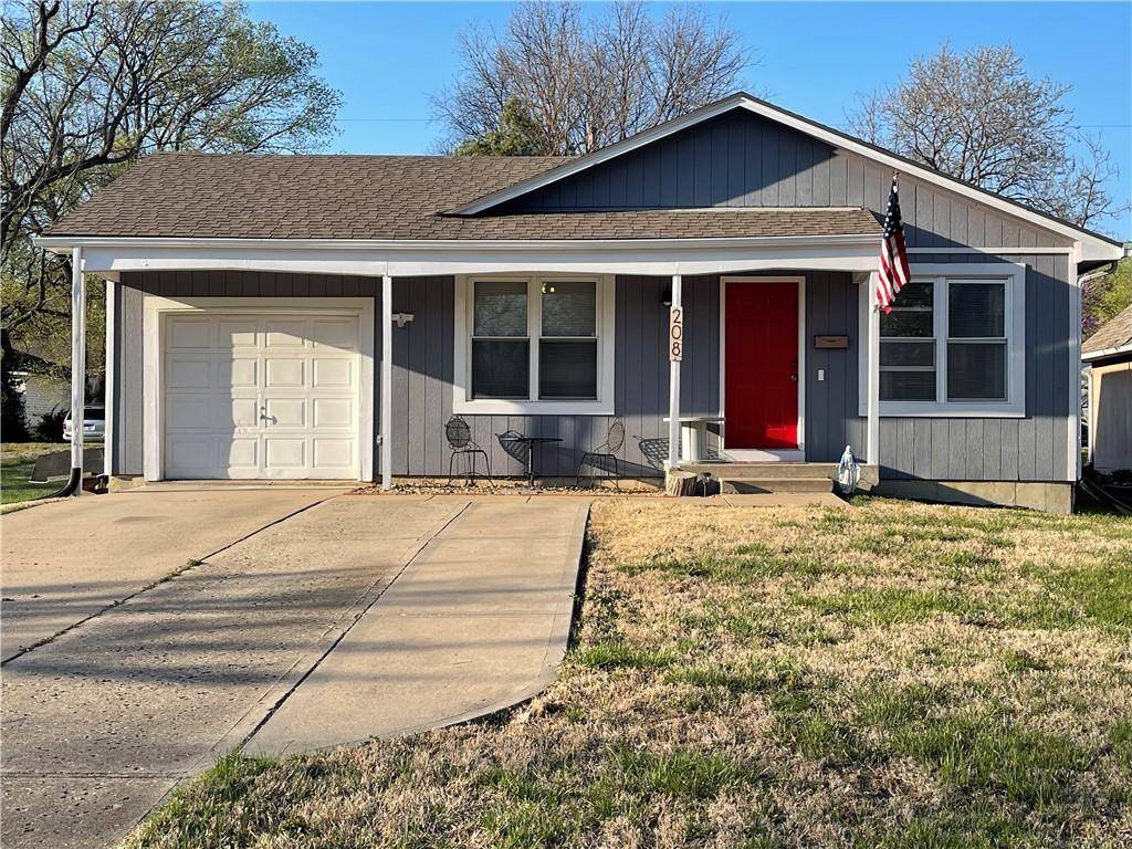 Paola, KS 66071,208 E Ottawa ST