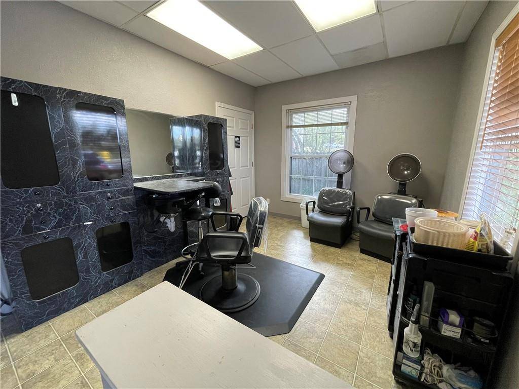 Paola, KS 66071,605 Baptiste DR