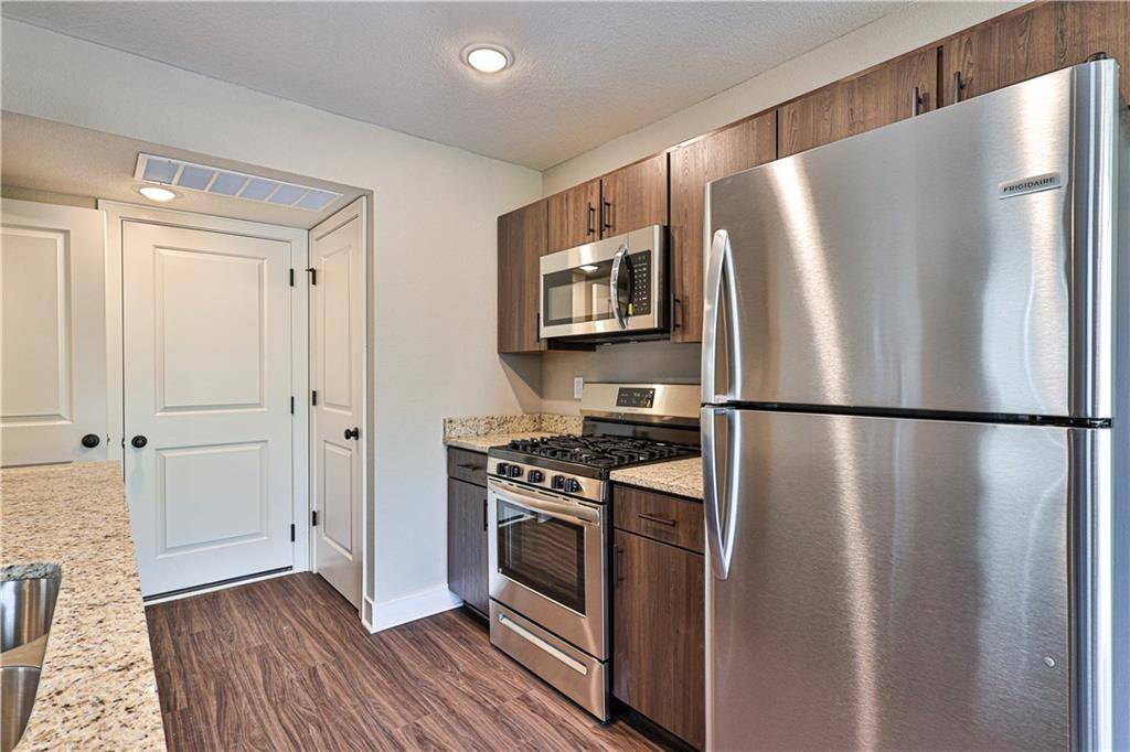 Grain Valley, MO 64029,1502 NE Shale CT