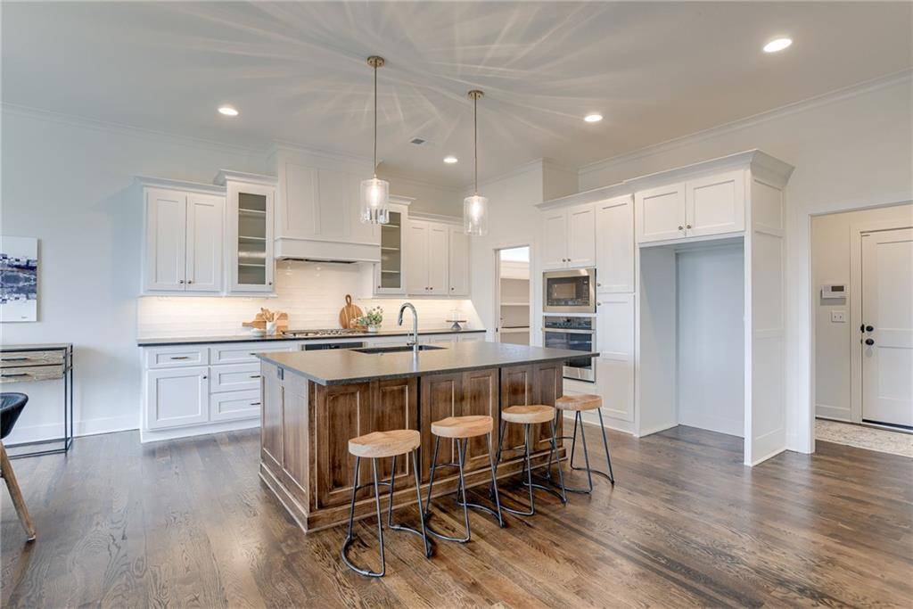 Olathe, KS 66061,22060 W 114th CT
