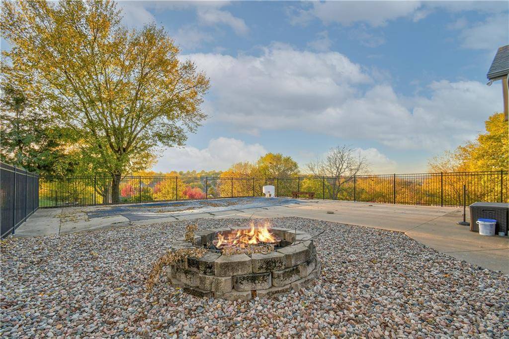 Grain Valley, MO 64029,814 SW Shorthorn DR